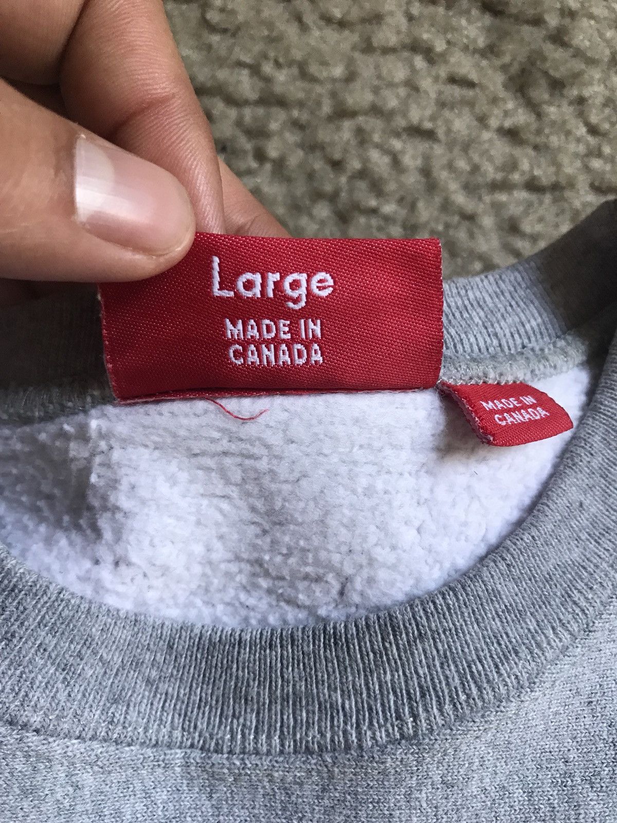 Supreme Rare Vintage Gothic Logo Crewneck 2001 Size US L / EU 52-54 / 3 - 3 Thumbnail