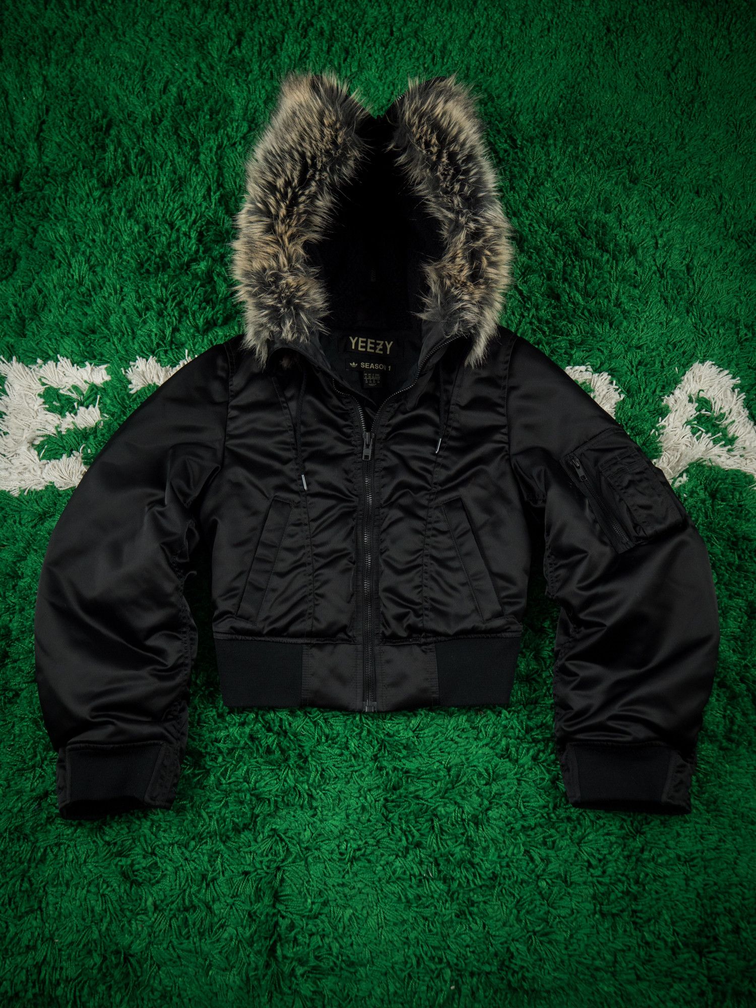 最終値下げ Black YEEZY SEASON 1 Jacket FUR BOMBER Long ジャケット ...