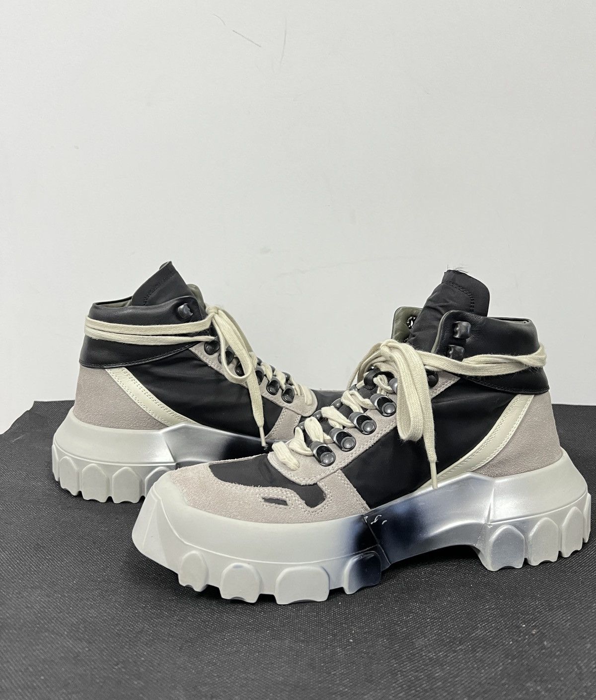 Rick Owens Rick Owens Tractor Runner Hiker Sneaker Boot size39 Size US 6.5 / EU 39-40 - 5 Thumbnail