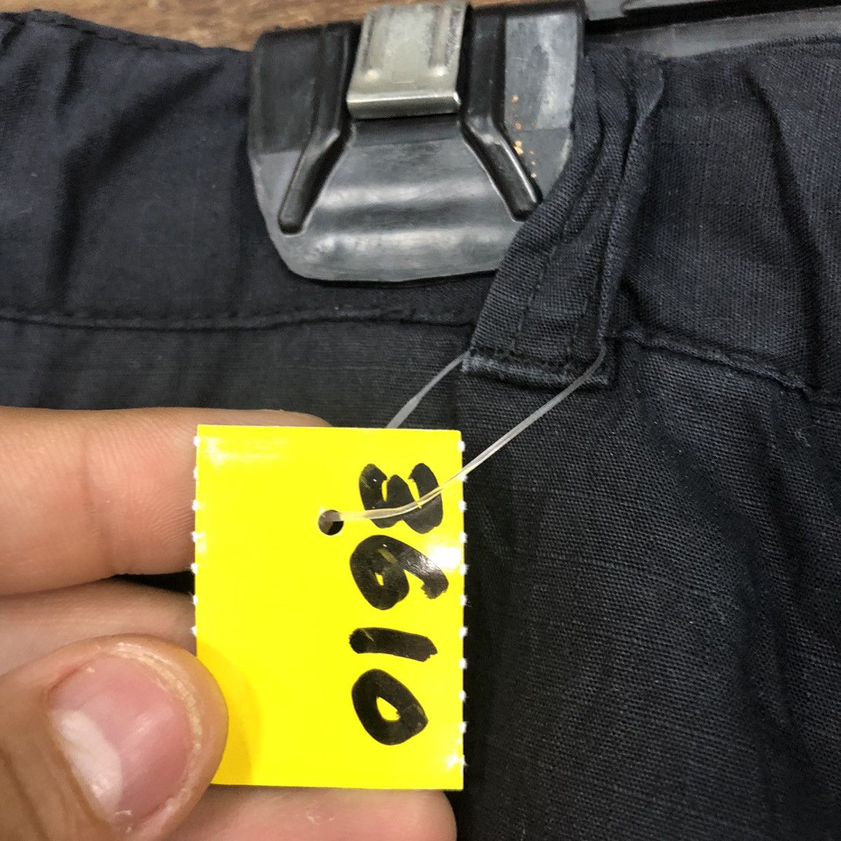 Japanese Brand Uniqlo Black Multipocket Cargo Pants #3610 Size US 36 / EU 52 - 7 Thumbnail