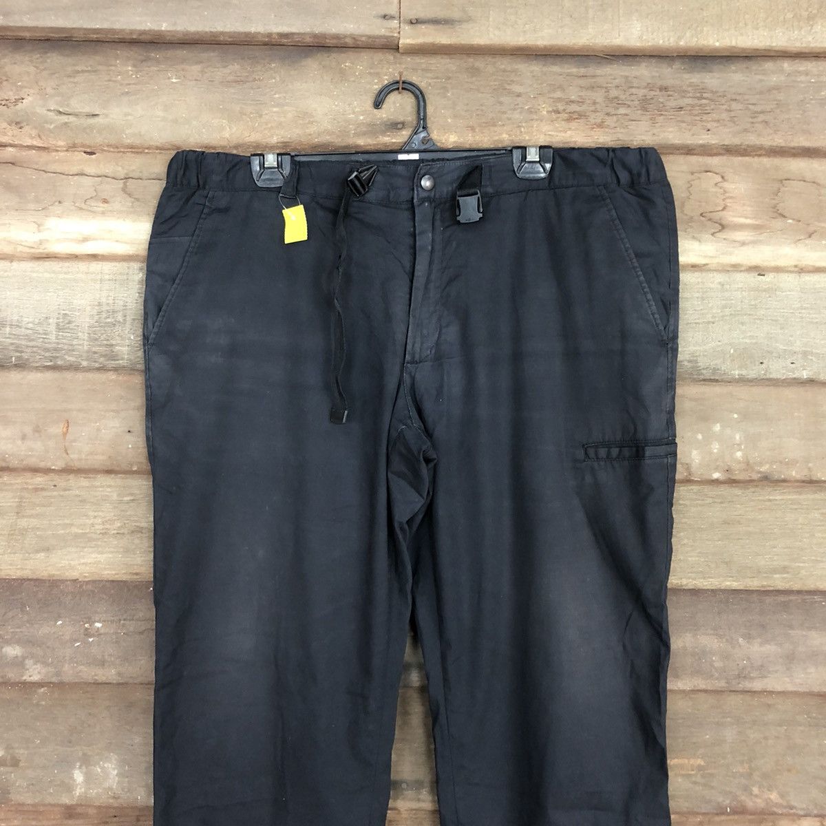 Japanese Brand Uniqlo Black Multipocket Cargo Pants #3610 Size US 36 / EU 52 - 2 Thumbnail