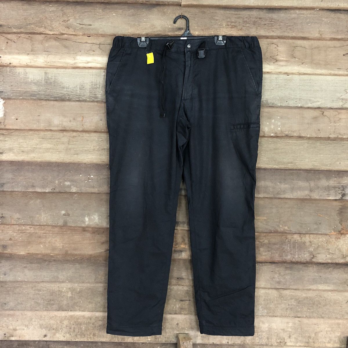 image of Uniqlo Black Multipocket Cargo Pants 3610, Men's