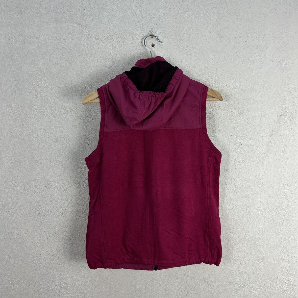 Burberry TANK TOP VEST HOODIE BURBERRY GOLF RARE DESIGN Size US M / EU 48-50 / 2 - 8 Thumbnail