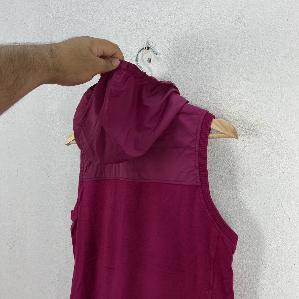 Burberry TANK TOP VEST HOODIE BURBERRY GOLF RARE DESIGN Size US M / EU 48-50 / 2 - 9 Thumbnail