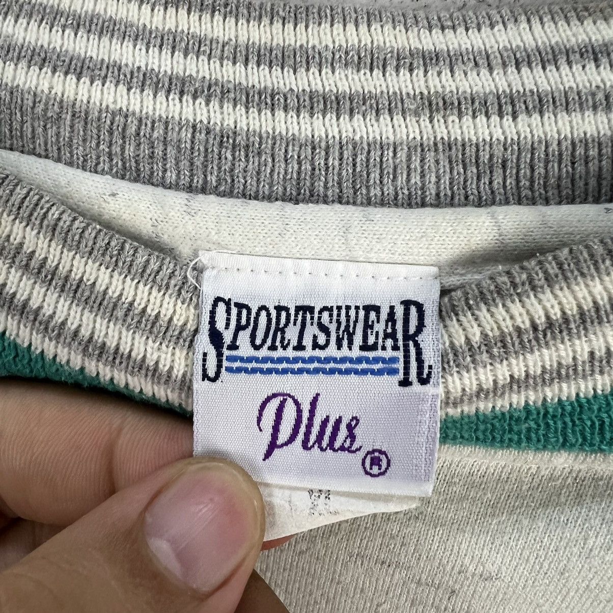Vintage VINTAGE MARTHA’S VINEYARD ISLAND BIG LOGO SWEATSHIRT USA Size US XL / EU 56 / 4 - 10 Thumbnail
