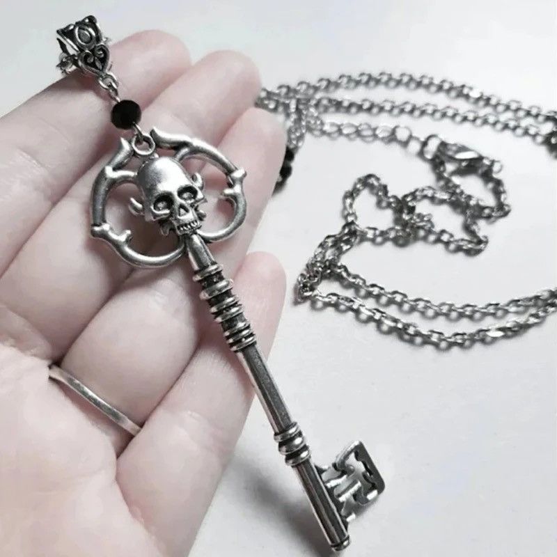 Vintage Skeleton Key Necklace Size ONE SIZE - 4 Thumbnail