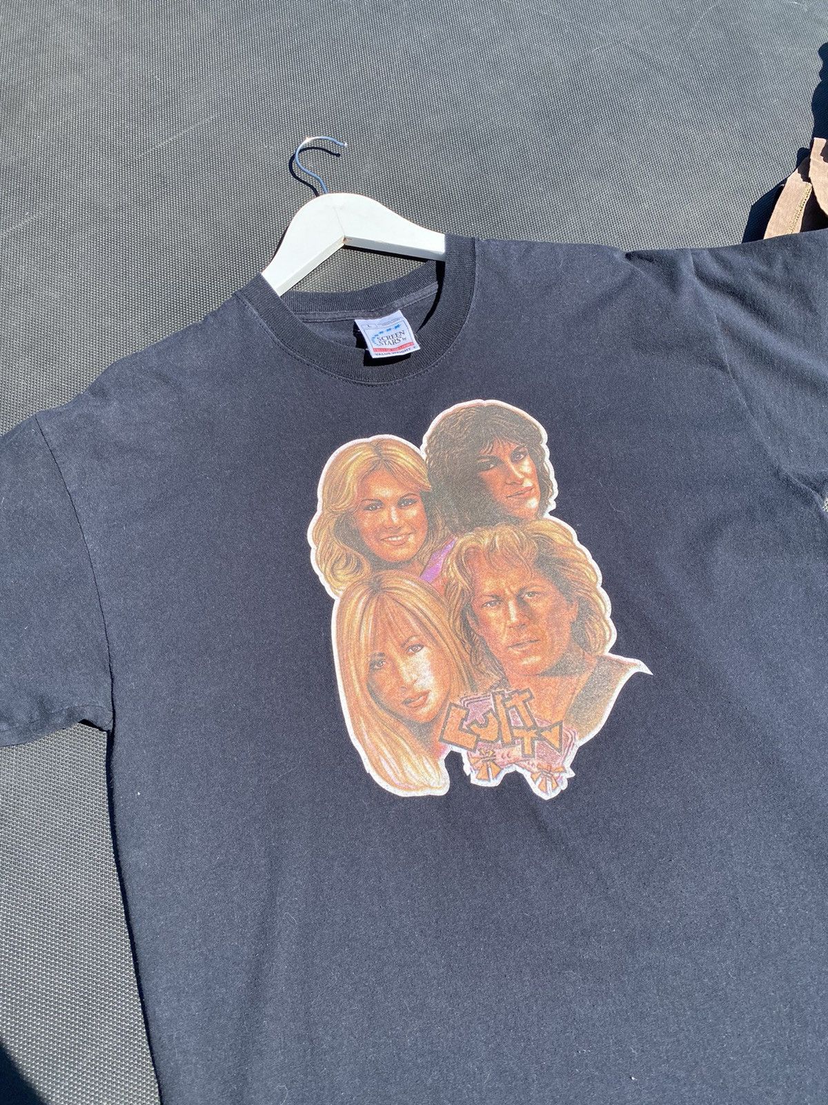 Vintage Vintage 2000s Cult TV Shows Graphic Tee like Buffy Vampire Size US L / EU 52-54 / 3 - 3 Thumbnail