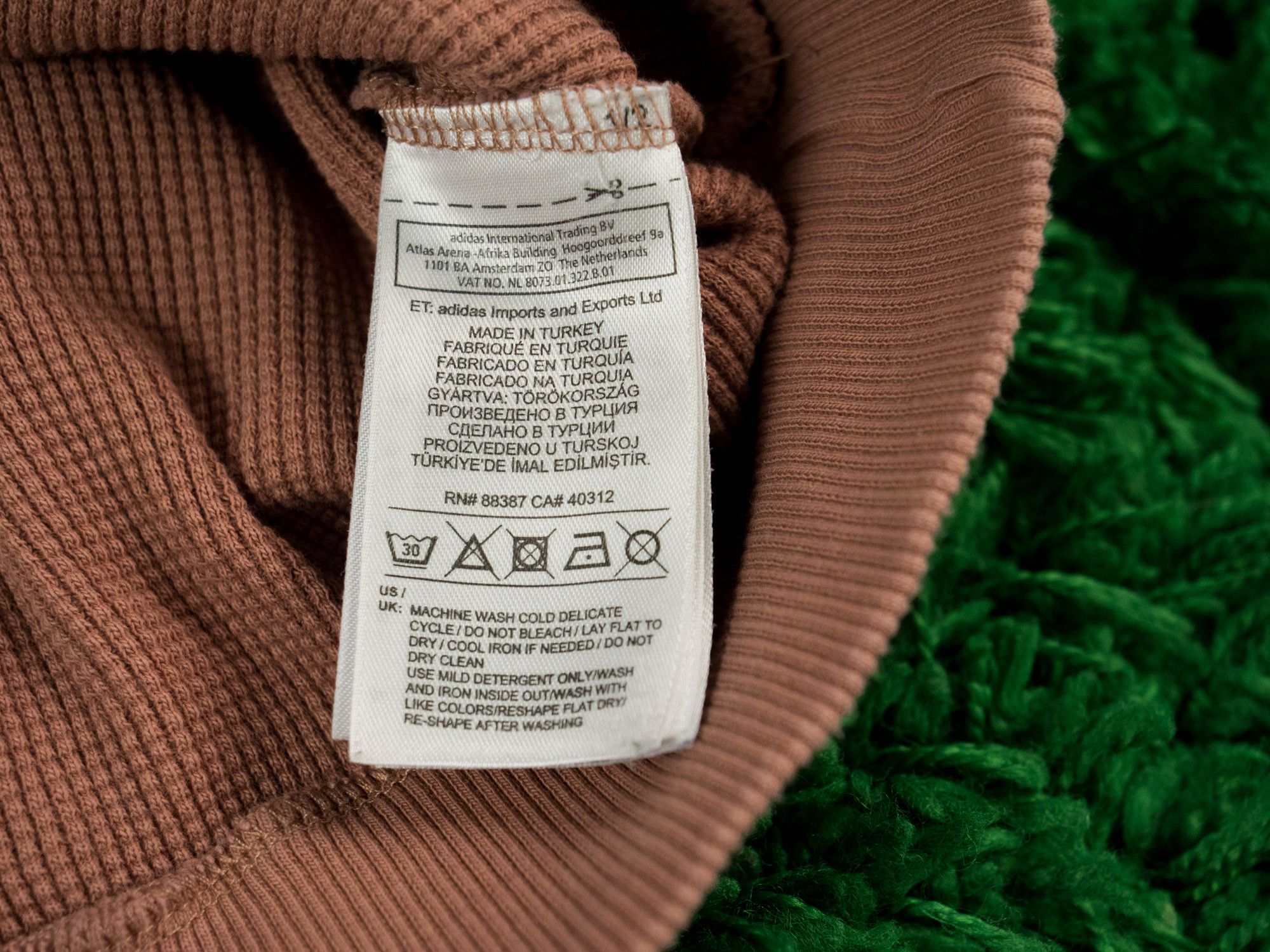 Yeezy VERY RARE YEEZ SEAOSN 1 THERMAL SHORT SLEEVE CONIAC Size US M / EU 48-50 / 2 - 9 Thumbnail