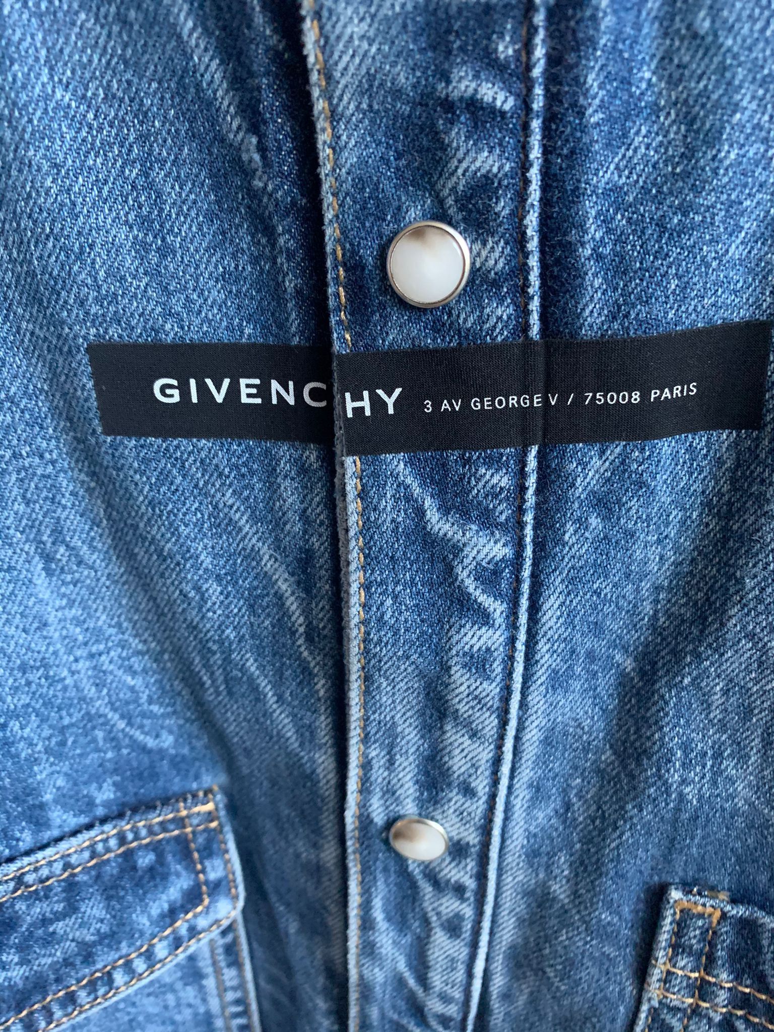 Givenchy Heavy Logo Button Up in Indigo White Degrade Size US M / EU 48-50 / 2 - 10 Thumbnail