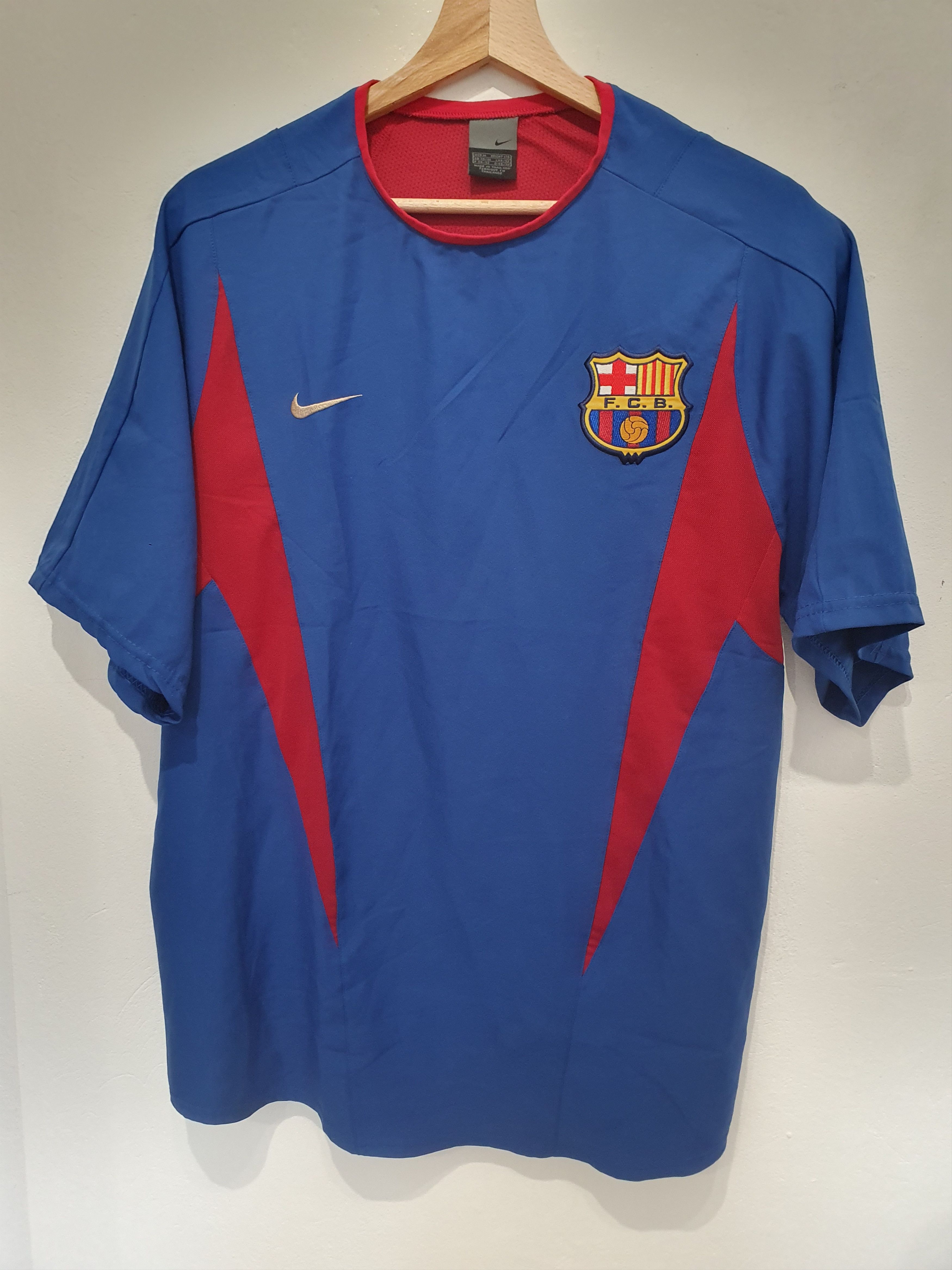Nike × Vintage FC Barcelona 2001 2002 away shirt jersey