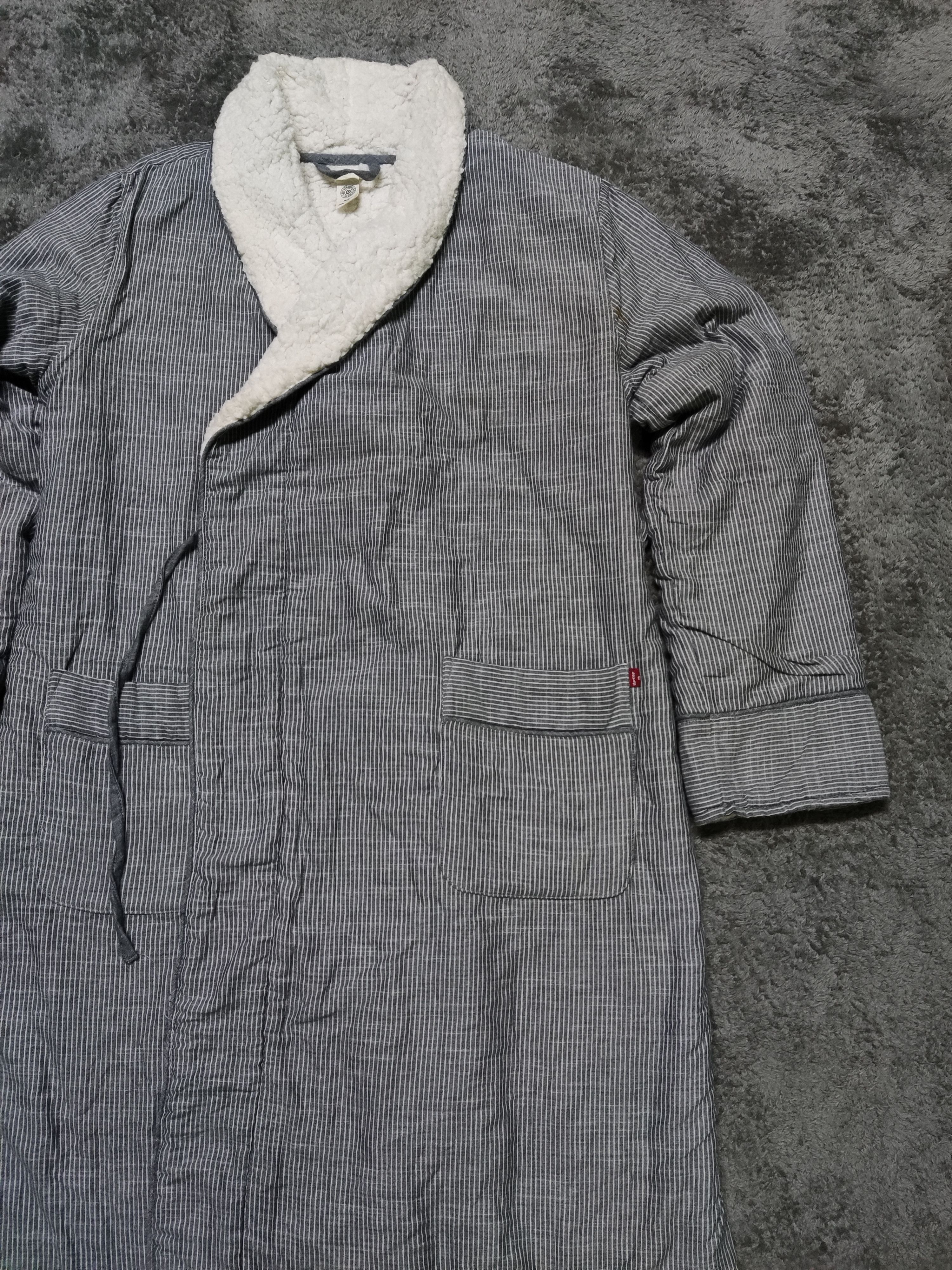 Japanese Brand × Levi's 🔥Accept Offer🔥Levis Bath Robe v Size US L / EU 52-54 / 3 - 3 Thumbnail