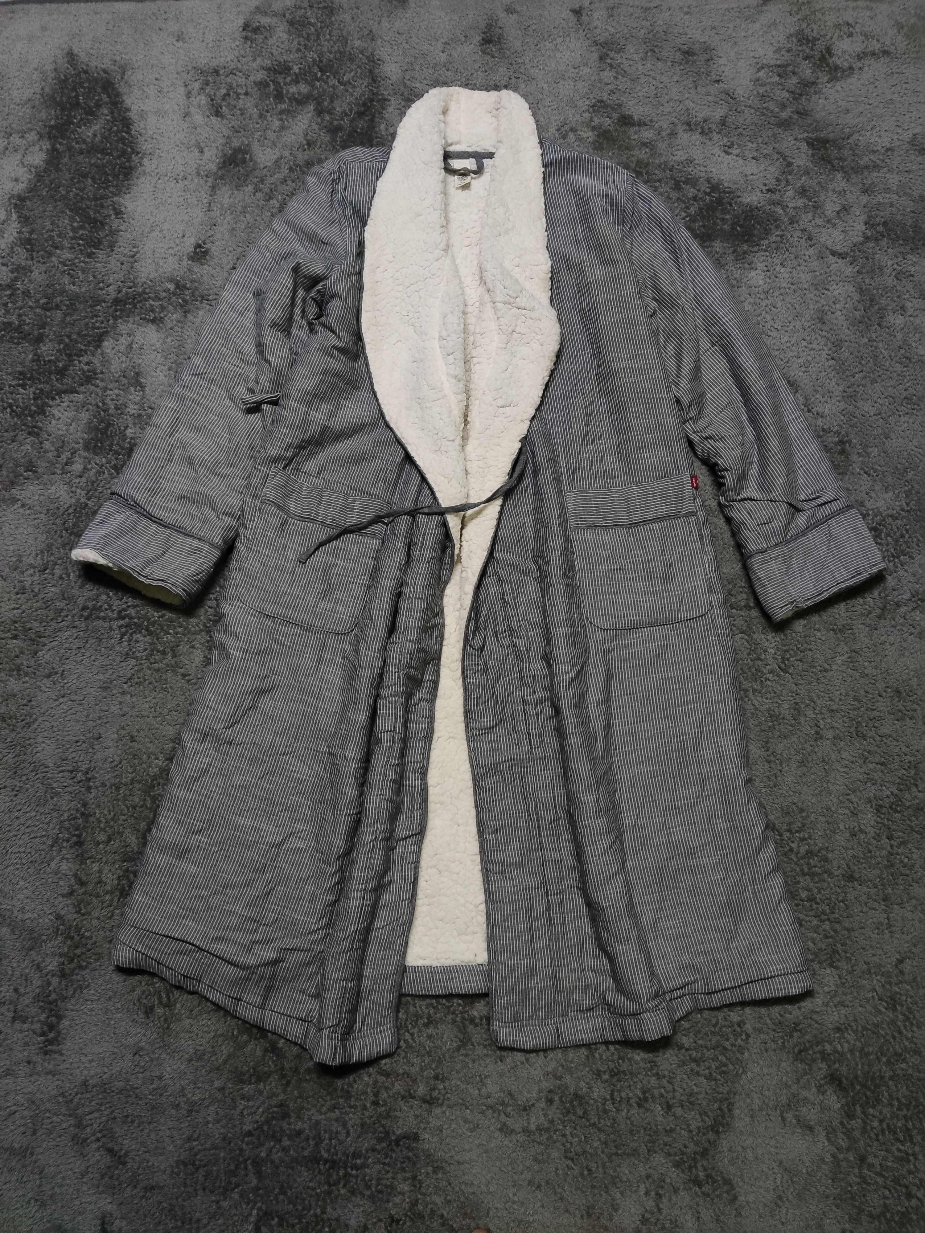 Japanese Brand × Levi's 🔥Accept Offer🔥Levis Bath Robe v Size US L / EU 52-54 / 3 - 1 Thumbnail