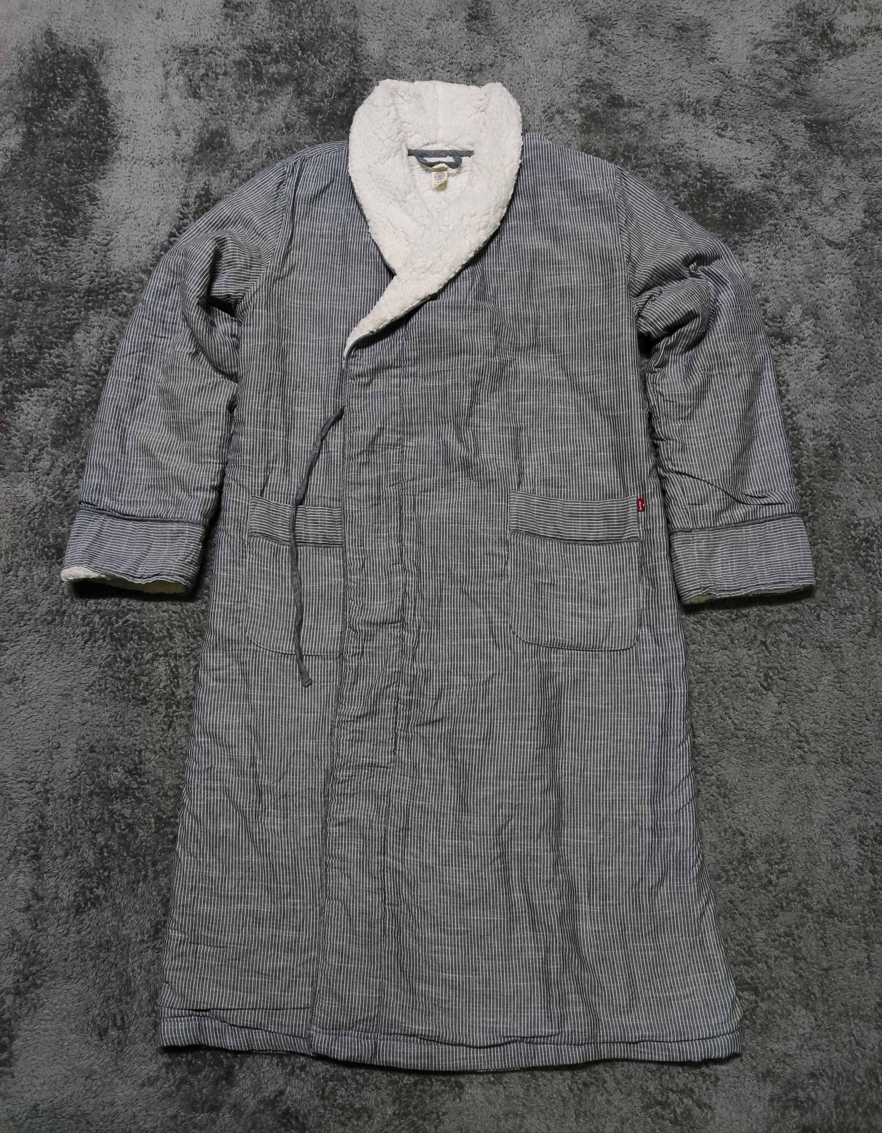 Japanese Brand × Levi's 🔥Accept Offer🔥Levis Bath Robe v Size US L / EU 52-54 / 3 - 2 Thumbnail