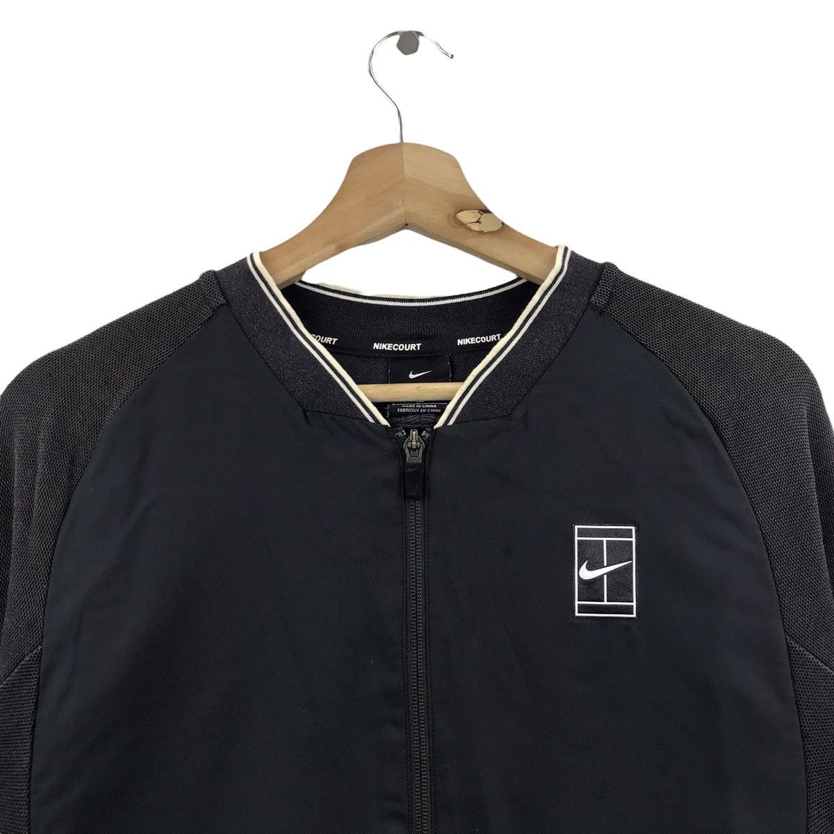 Nike NIKE COURT SWOOSH Sportswear Embroidered Black Sweatshirt Size US S / EU 44-46 / 1 - 2 Thumbnail