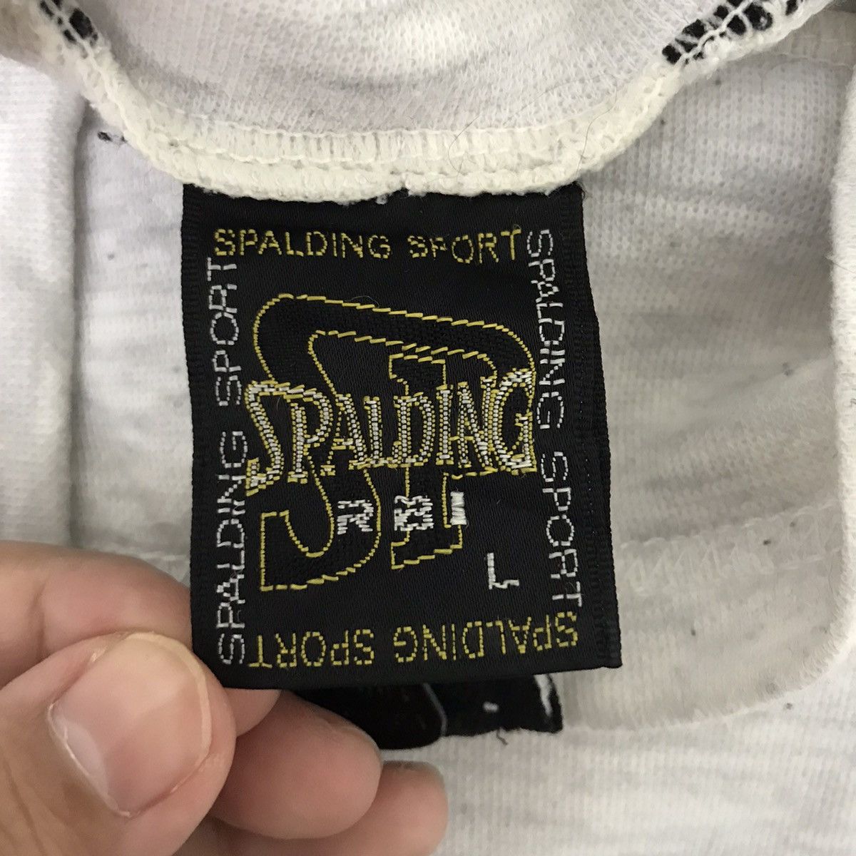 Vintage SPALDING SPORT US Champion Half Zipper White Sweatshirt Size US L / EU 52-54 / 3 - 5 Thumbnail