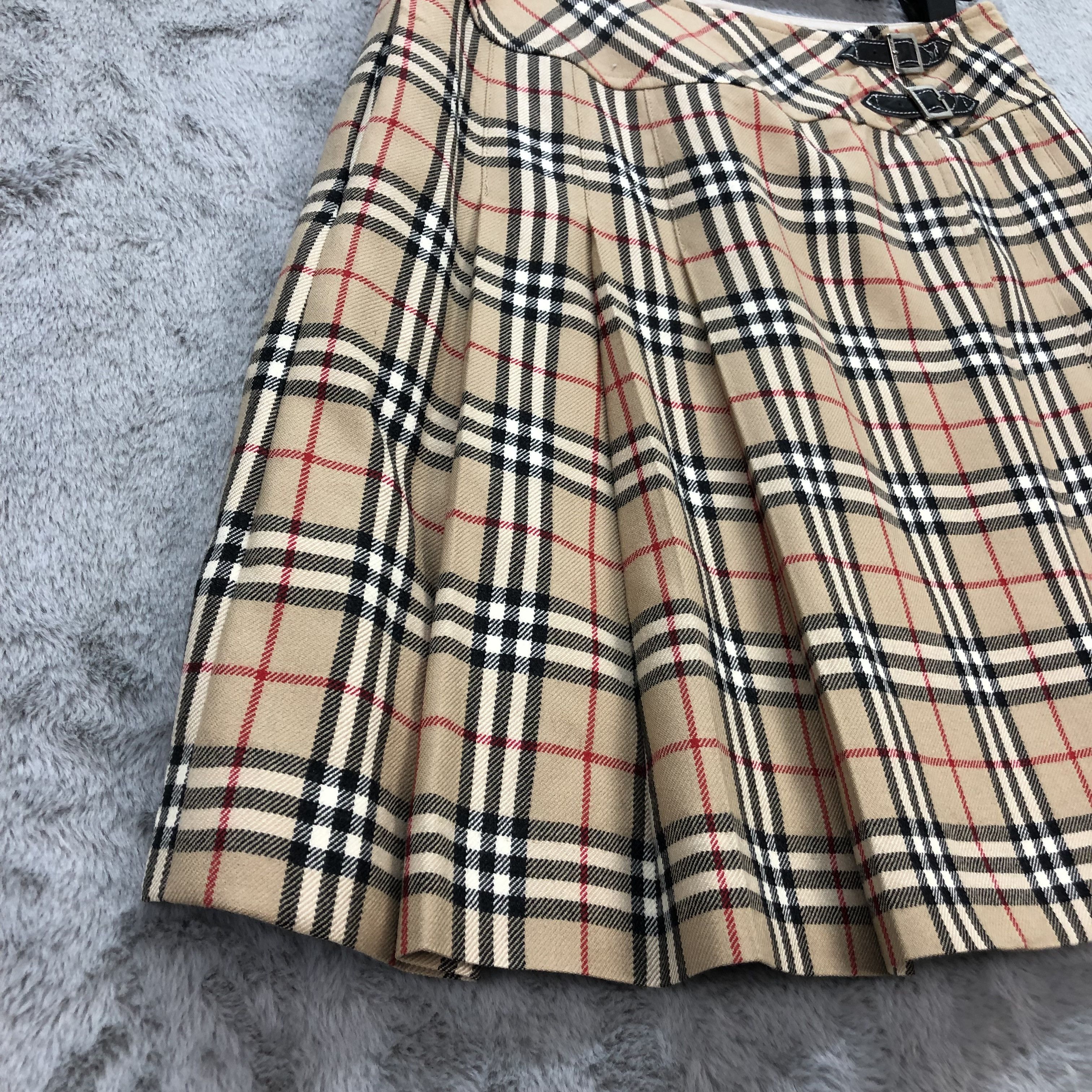 Burberry BURBERRY LONDON NOVA CHECK MINI SKIRT #5667-201 Size 26" / US 2 / IT 38 - 3 Thumbnail