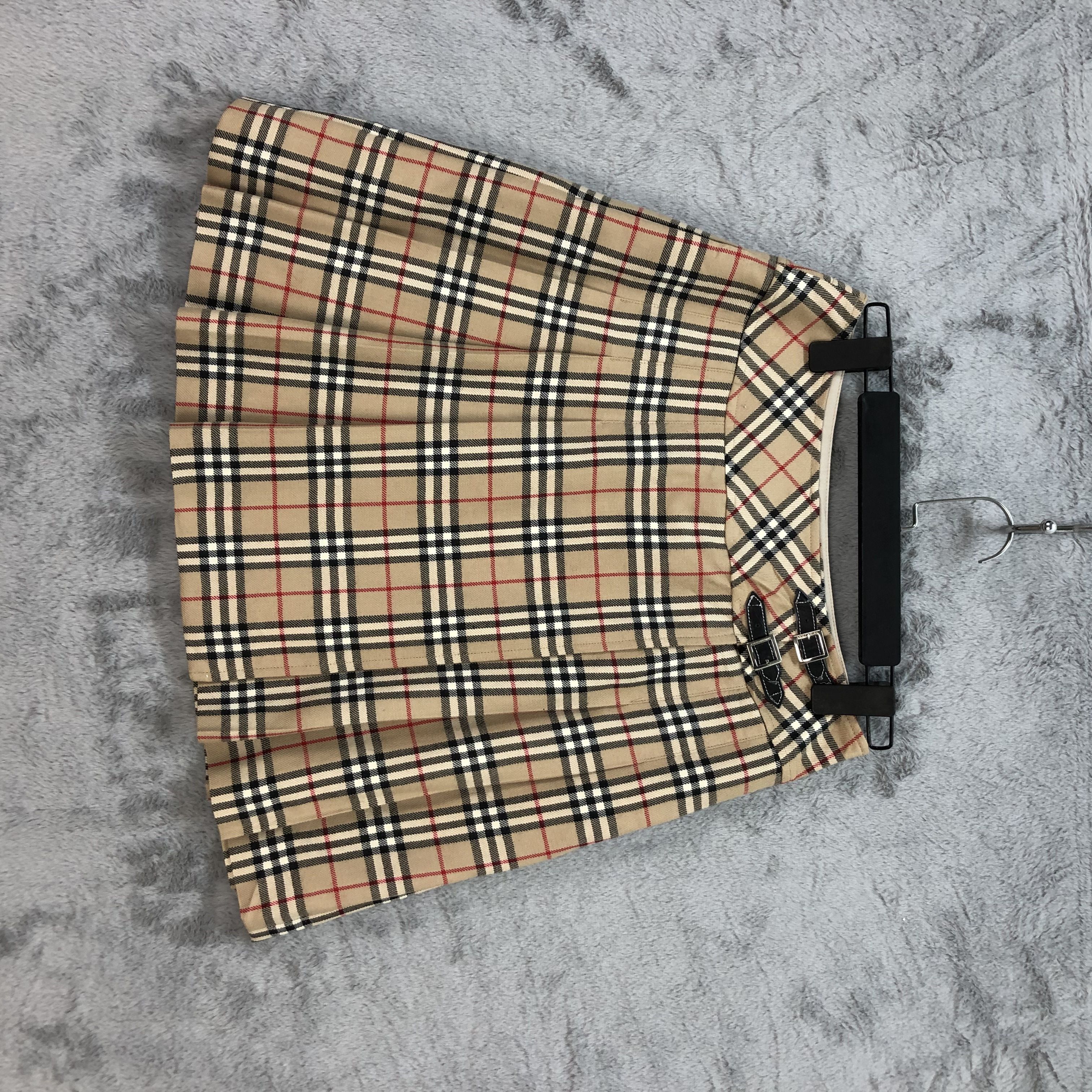 image of Burberry London Nova Check Mini Skirts 5667-201, Women's (Size 28)
