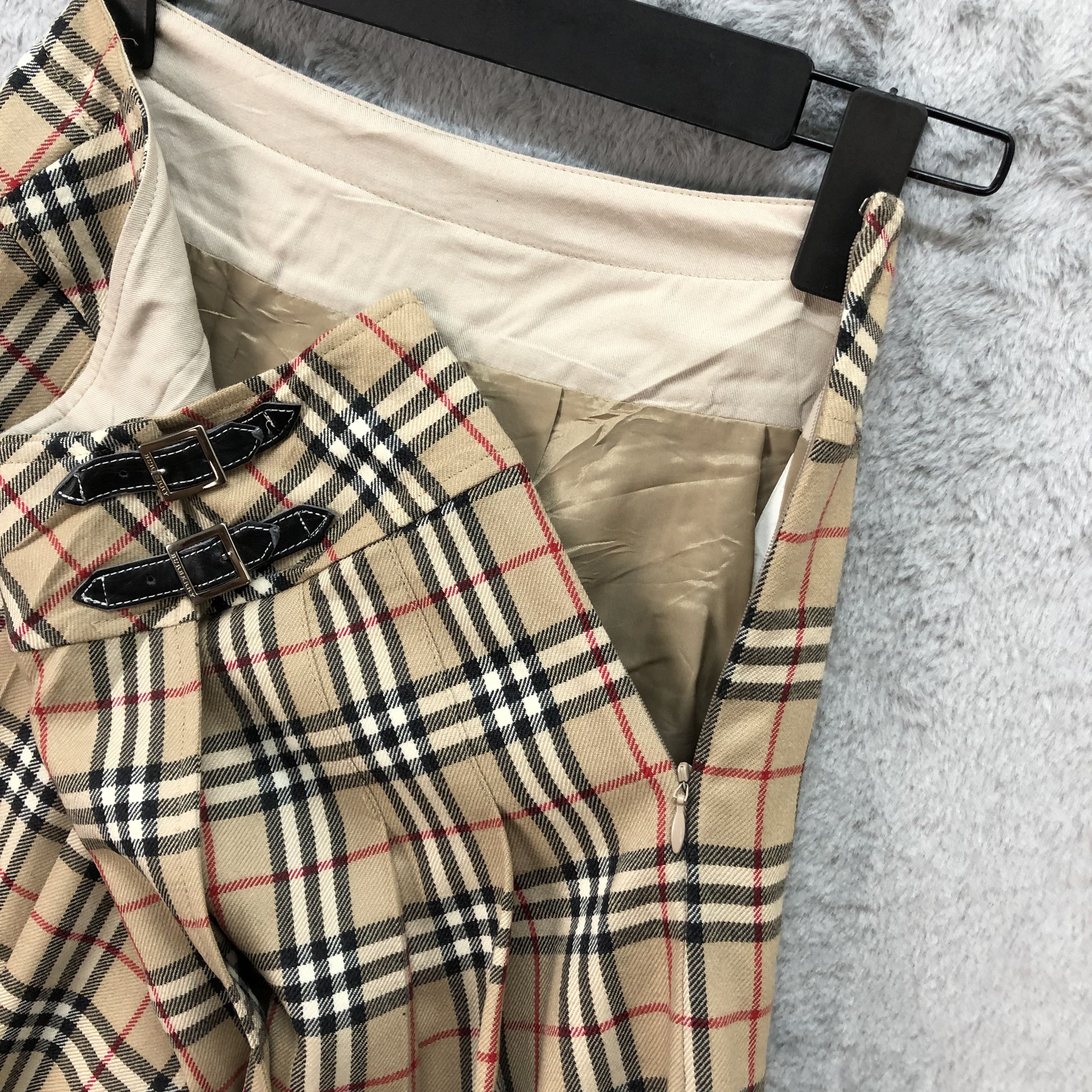 Burberry BURBERRY LONDON NOVA CHECK MINI SKIRT #5667-201 Size 26" / US 2 / IT 38 - 6 Thumbnail