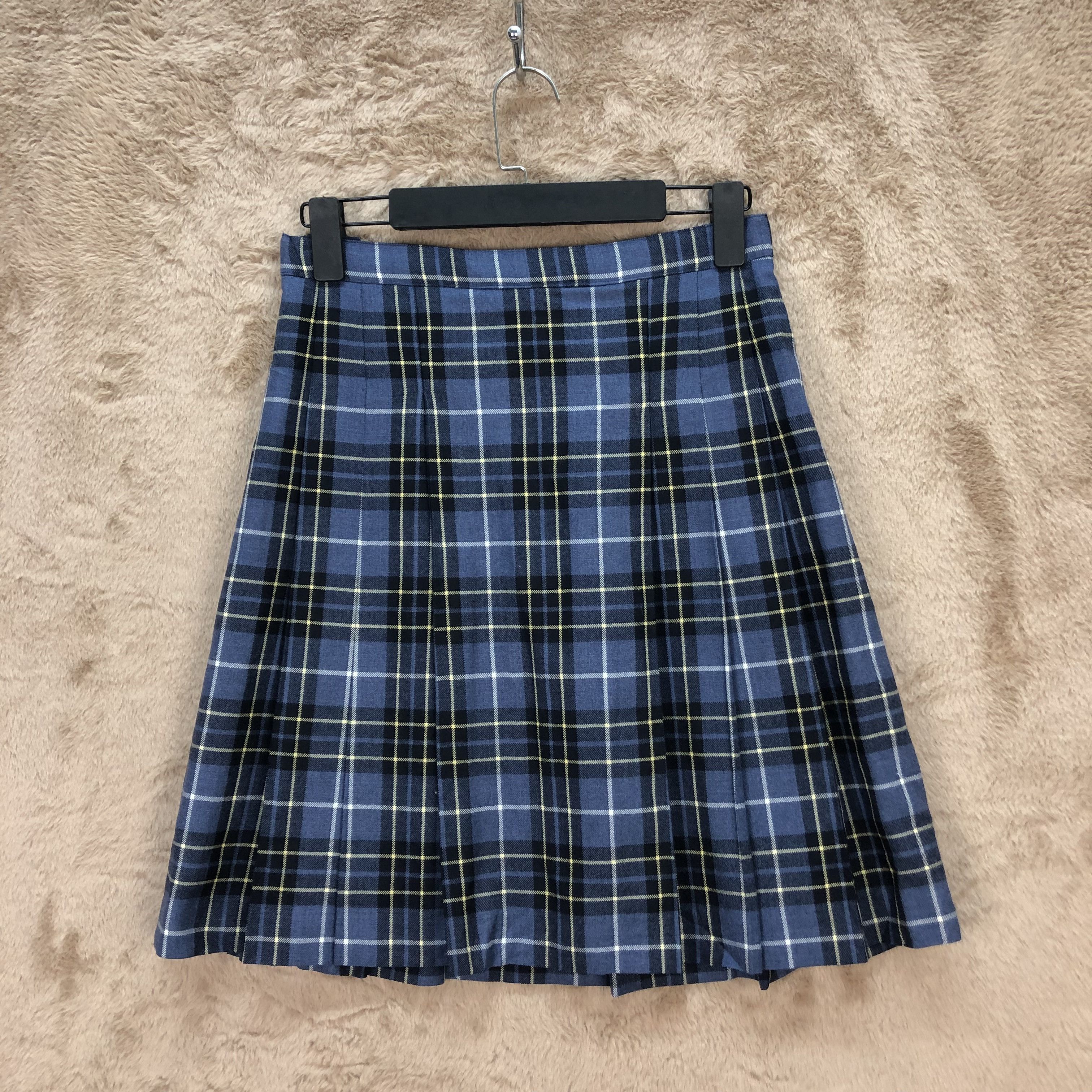 image of Burberry London Nova Check Mini Skirts 5648-201 in Blue, Women's (Size 28)