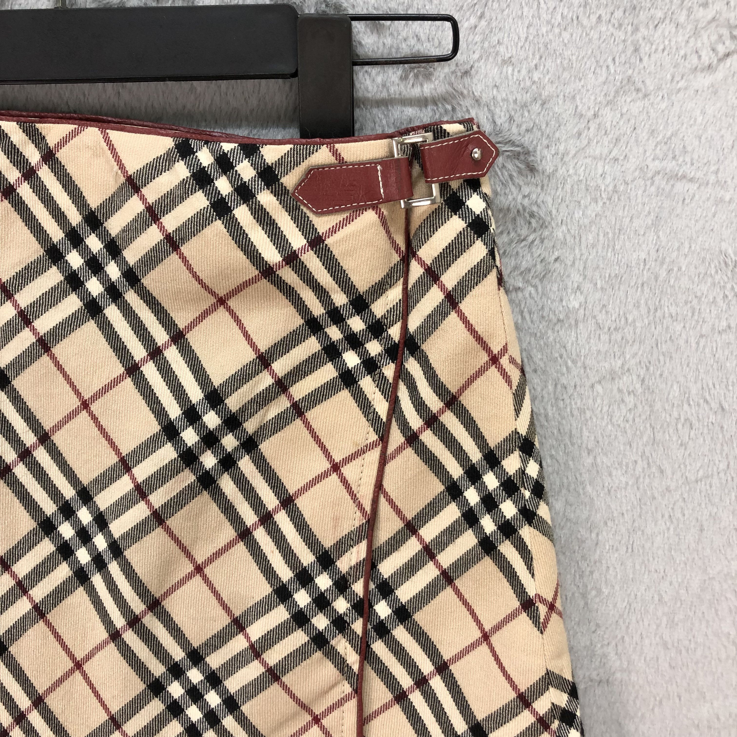 Burberry BURBERRY LONDON BLUE LABEL NOVA CHECK MINI SKIRTS #5665-201 Size 28" / US 6 / IT 42 - 2 Thumbnail