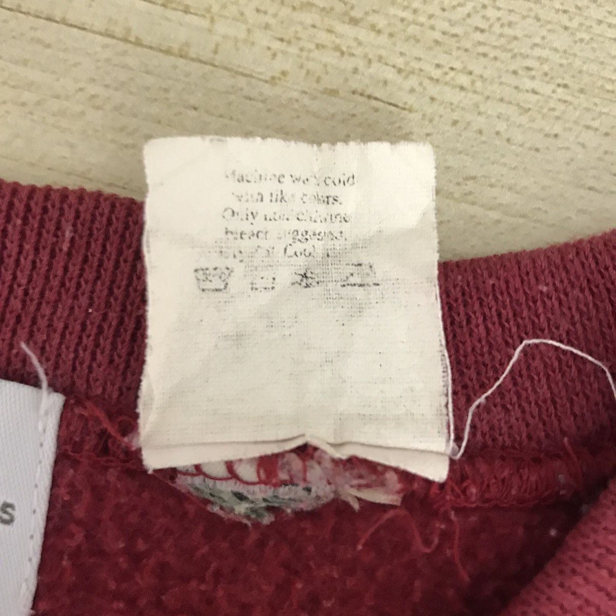 Calvin Klein Vintage 90s CALVIN KLEIN CK Jeans Big Print Red Sweatshirt Size US L / EU 52-54 / 3 - 5 Thumbnail