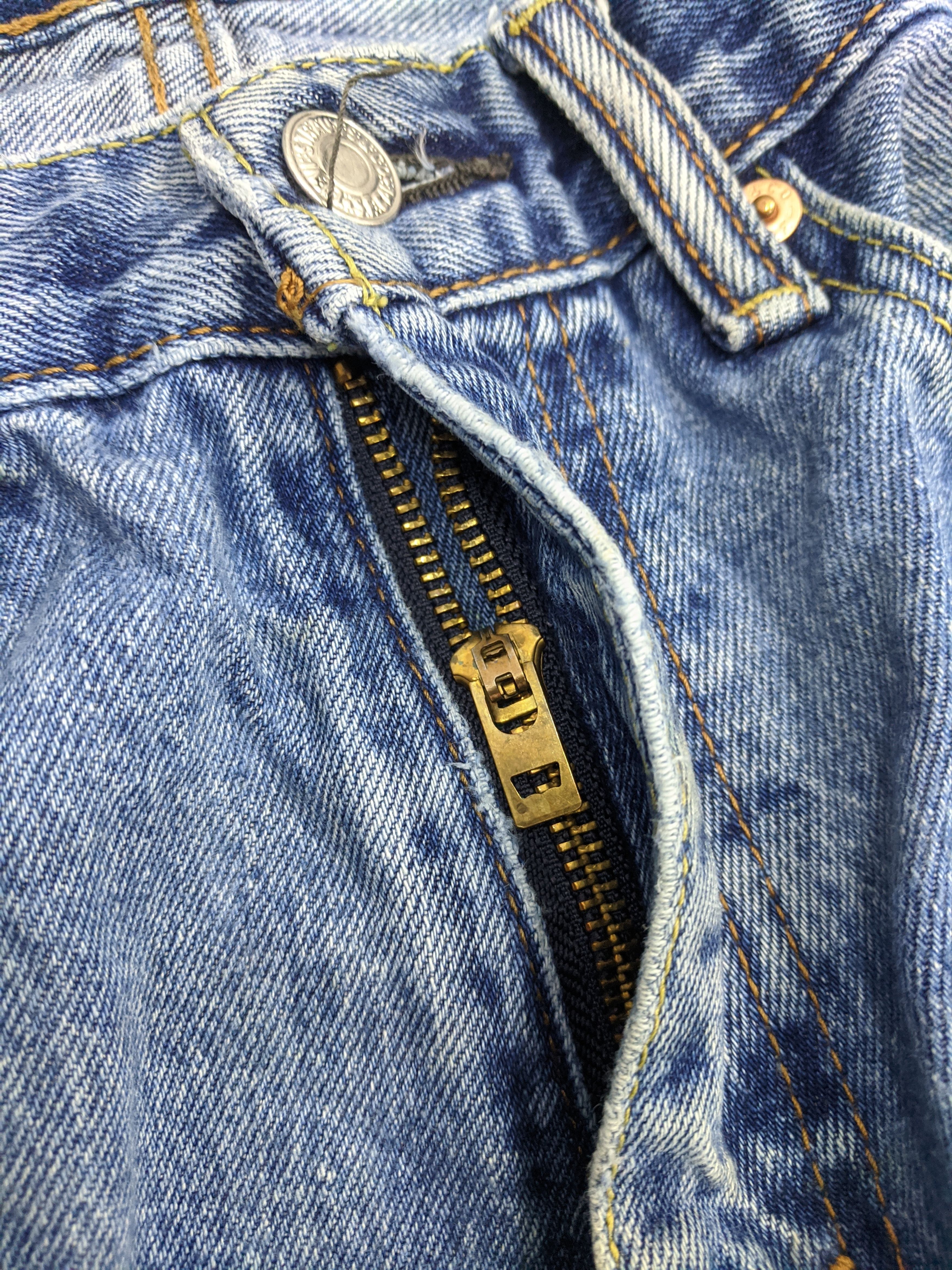 Levi's Vintage Levis 505 Light Wash Jeans DP0725 Size US 32 / EU 48 - 10 Thumbnail