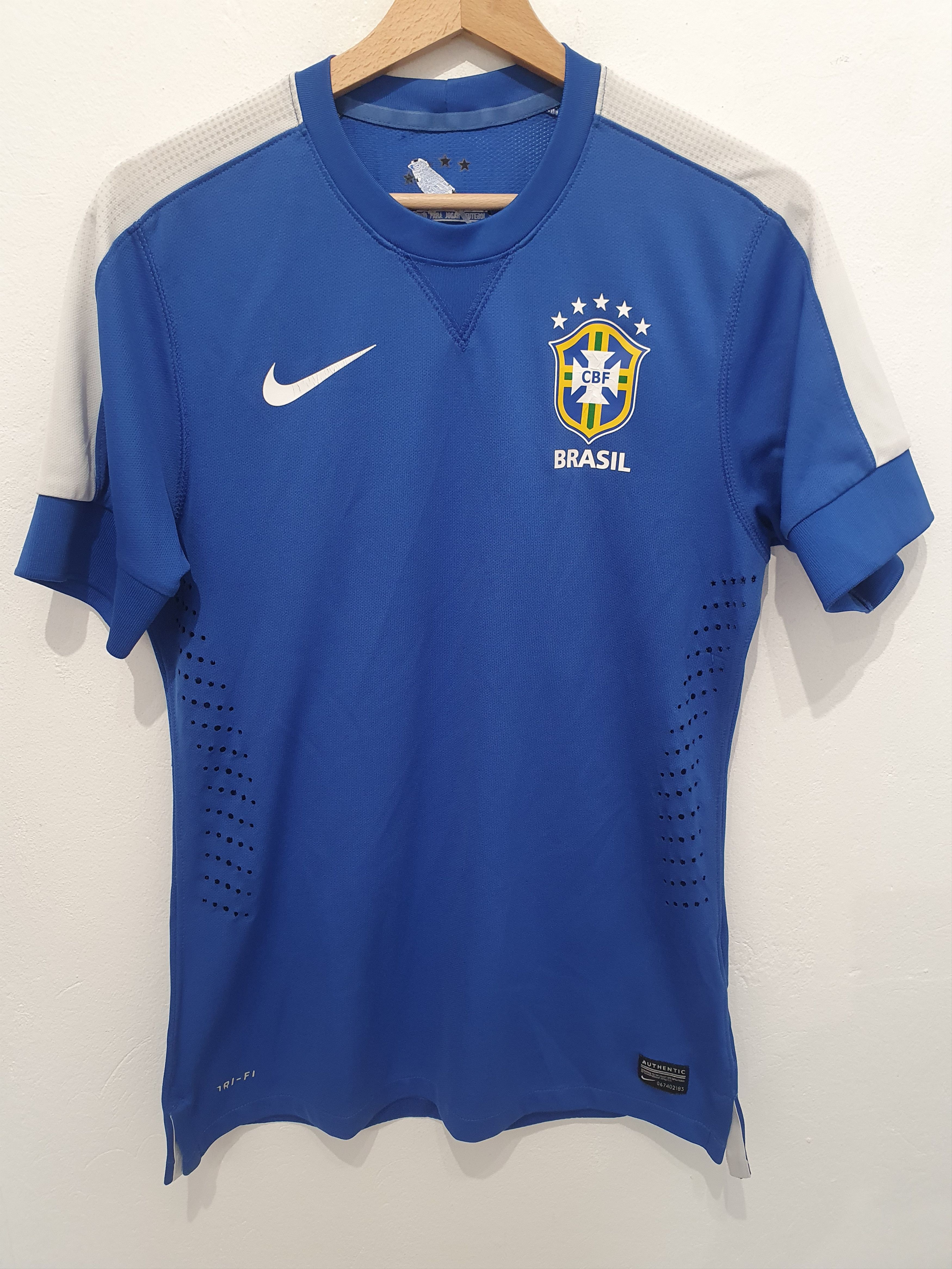 image of Brasil Brazil 2013 Size S / M Jersey Shirt Football in Blue, Men's