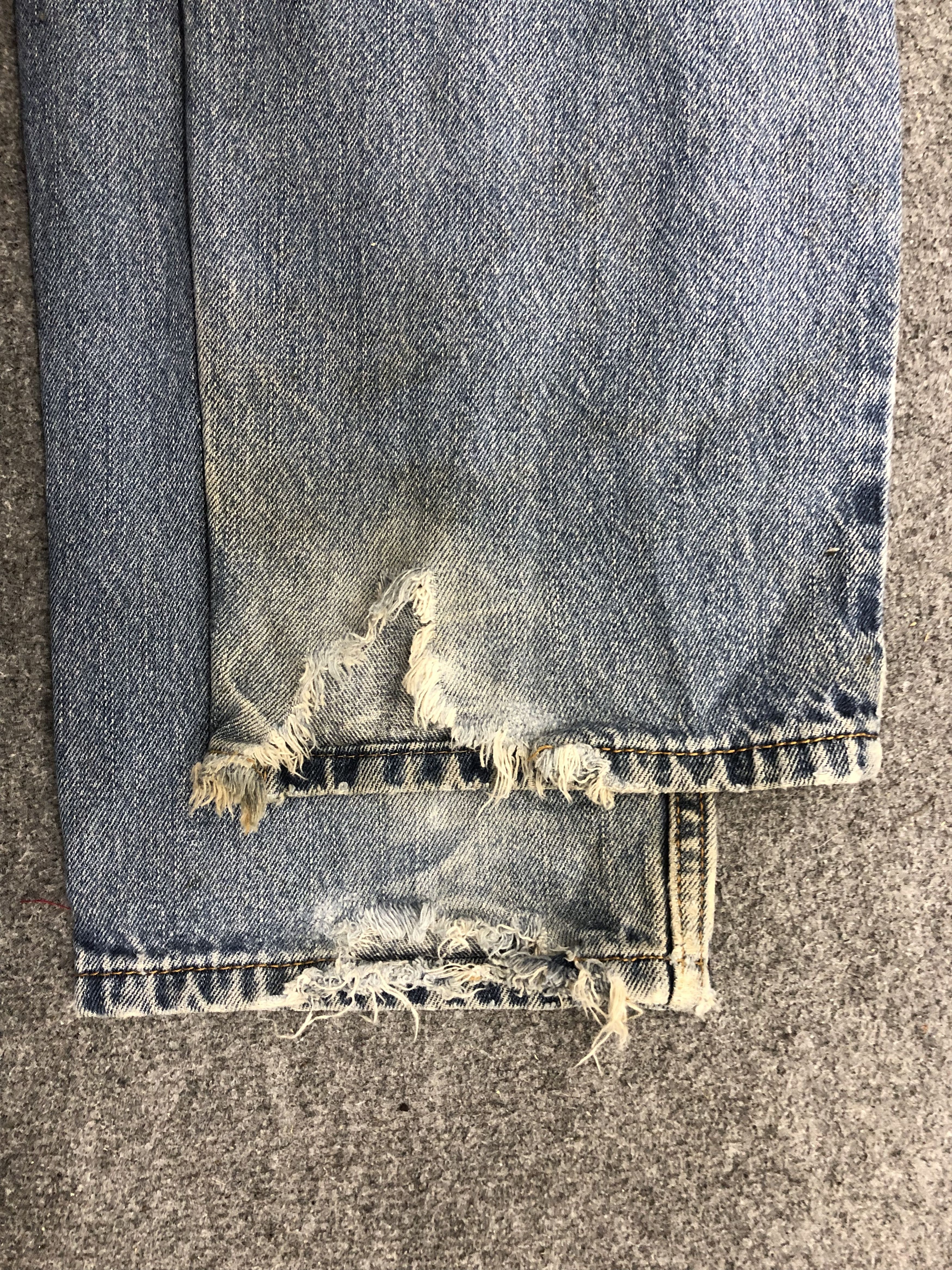 Levi's Vintage Levis 550 Light Wash Jeans DP1250 Size US 32 / EU 48 - 11 Thumbnail