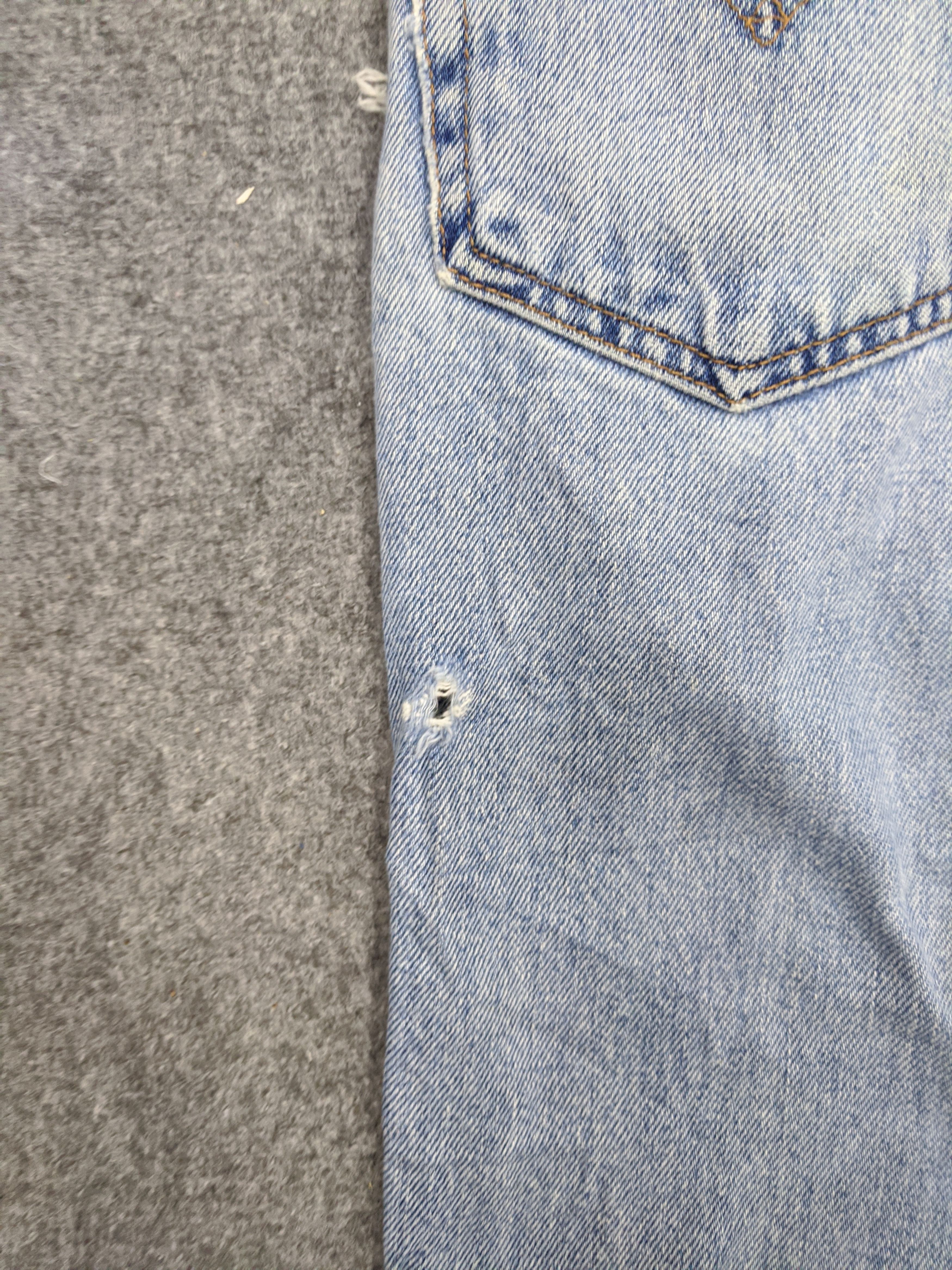 Levi's Vintage 90s Levis 550 Jeans Lightwash DP0849 Size US 32 / EU 48 - 16 Thumbnail