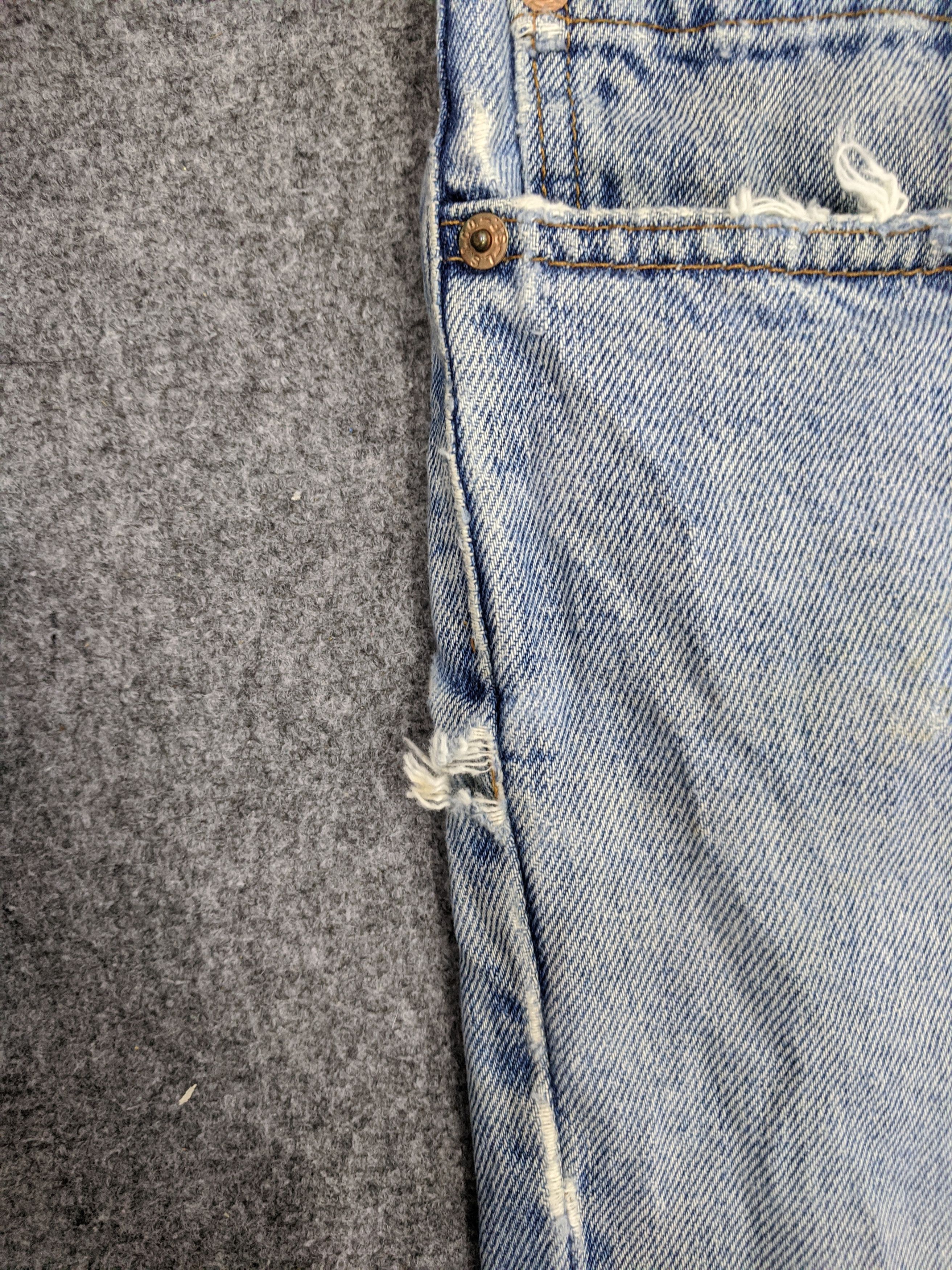 Levi's Vintage 90s Levis 550 Jeans Lightwash DP0849 Size US 32 / EU 48 - 13 Thumbnail