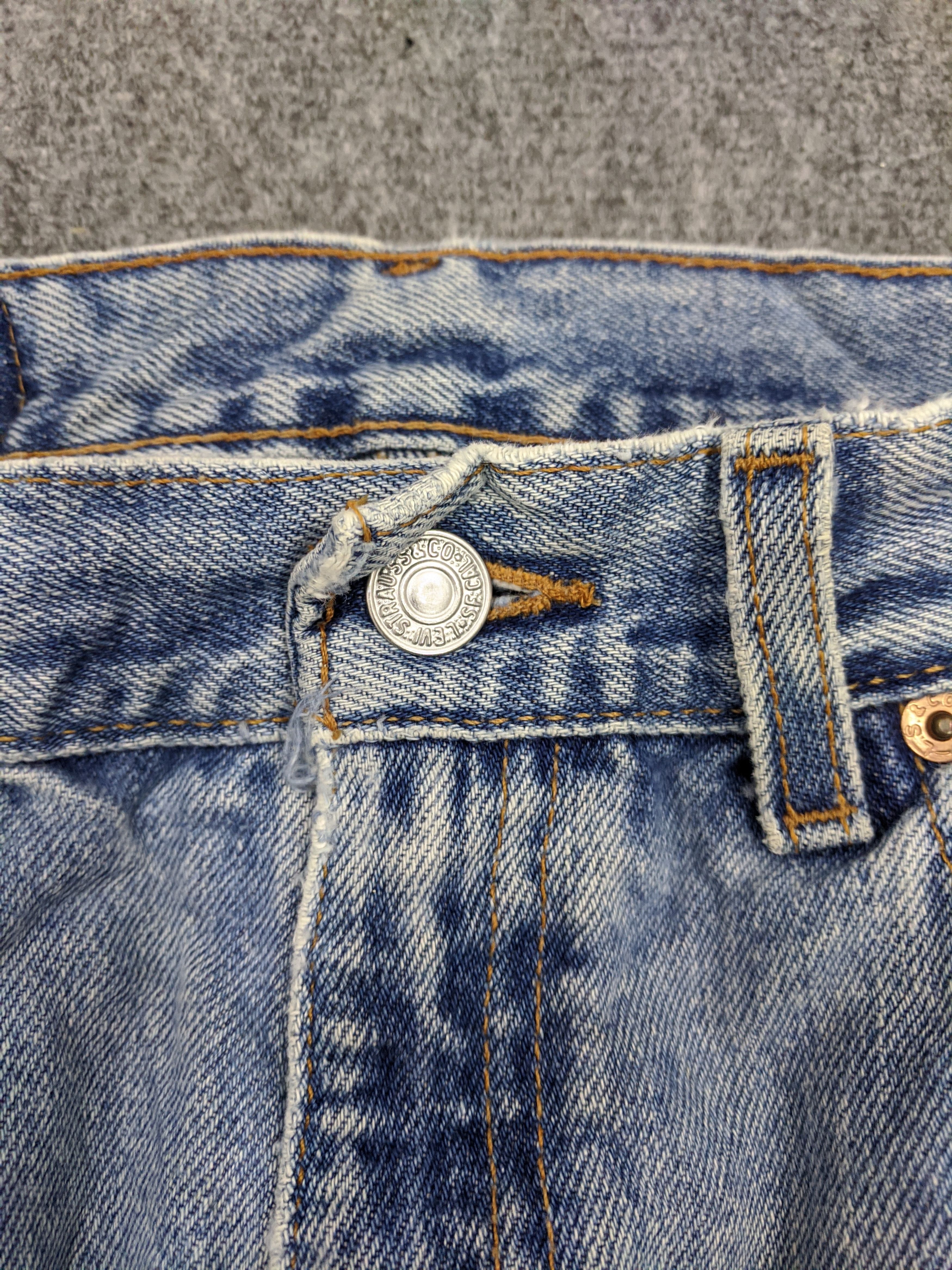 Levi's Vintage 90s Levis 550 Jeans Lightwash DP0849 Size US 32 / EU 48 - 9 Thumbnail