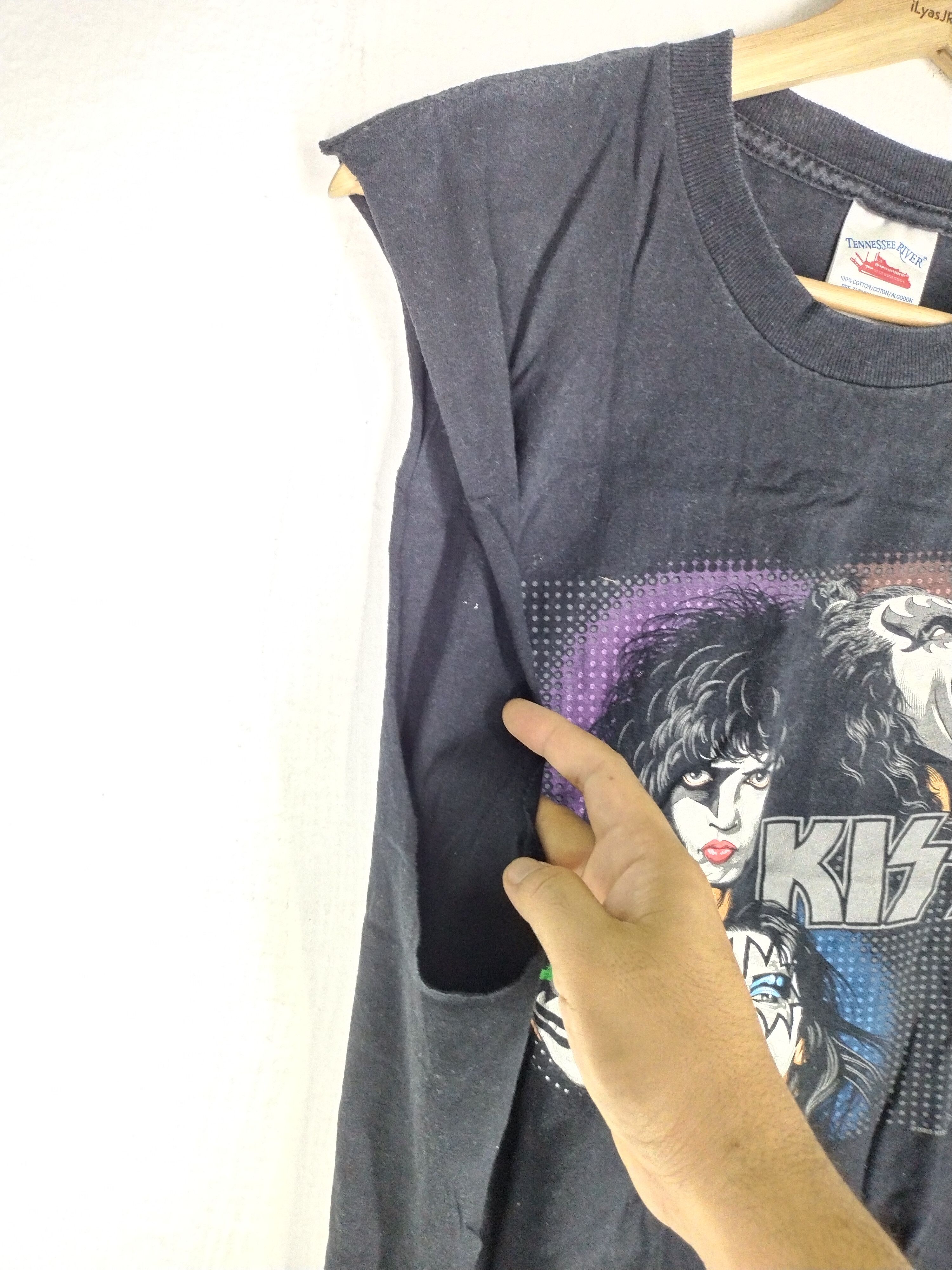 Band Tees 🔥 VINTAGE Y2K CATALOG BAND KISS SHIRT TEE Size US M / EU 48-50 / 2 - 5 Thumbnail