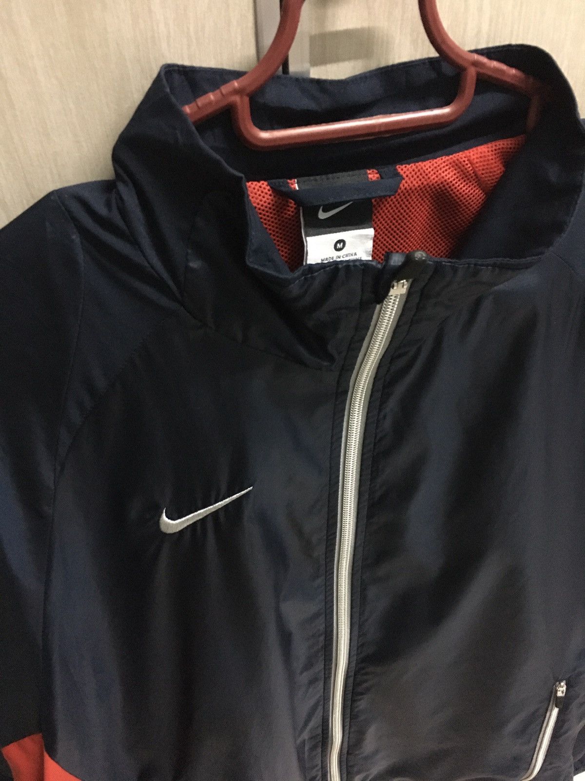 Nike Nike running light jacket mini swoosh embroidery Size US M / EU 48-50 / 2 - 2 Thumbnail