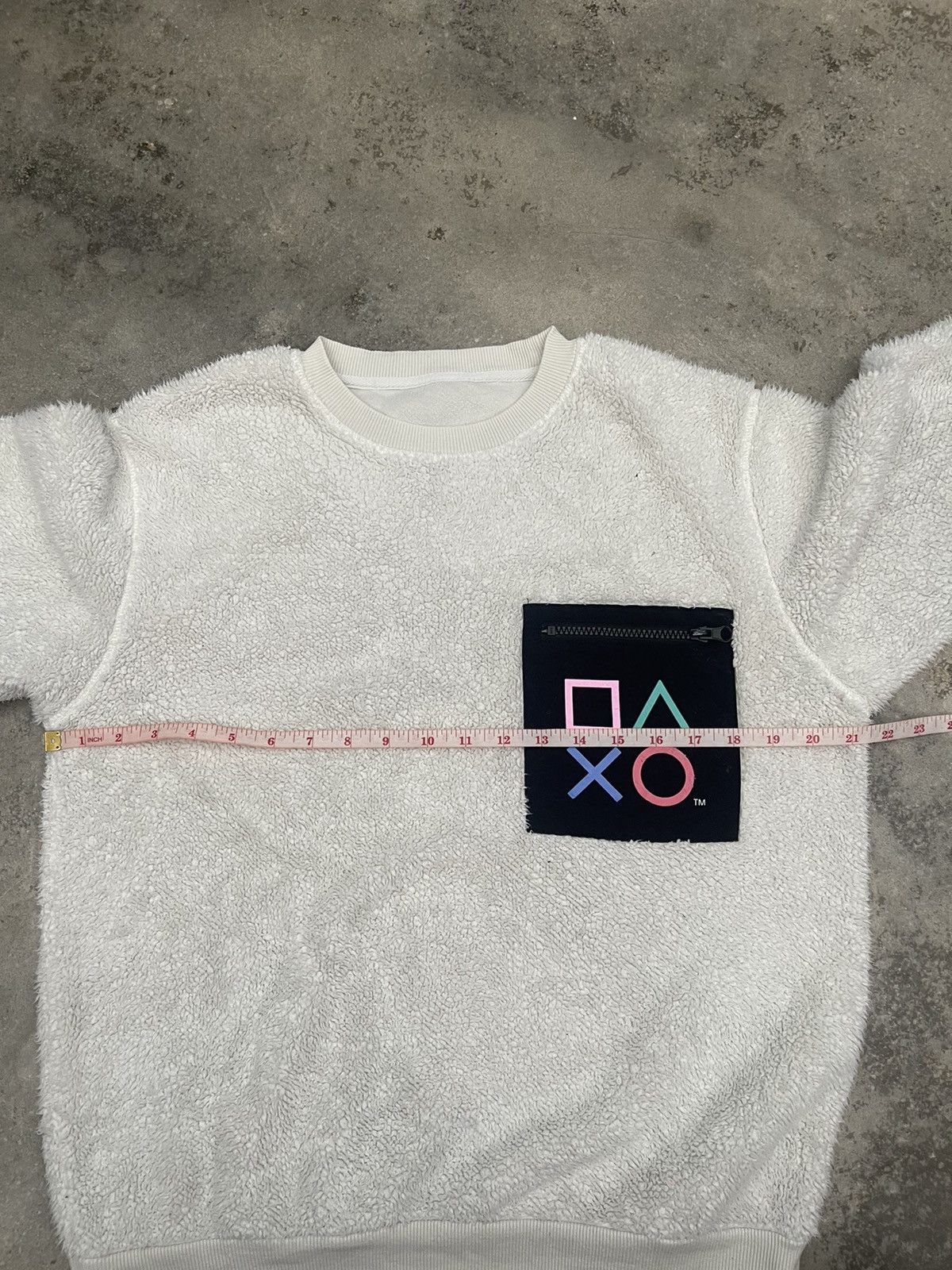 GU PLAYSTATION X GU FLEECE SWEATSHIRT Size US M / EU 48-50 / 2 - 3 Thumbnail