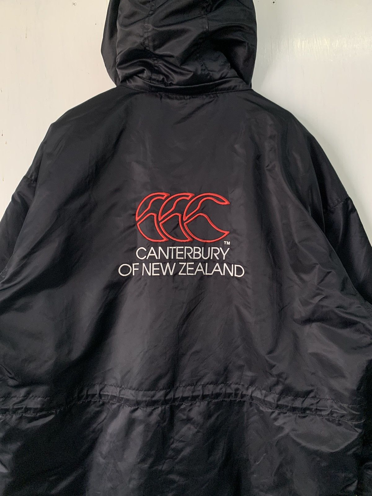 Canterbury of New Zealand × Sports Specialties × Vintage Vintage Canterbury New Zealand Long Jacket Hooded Big Logo Size US XL / EU 56 / 4 - 8 Thumbnail