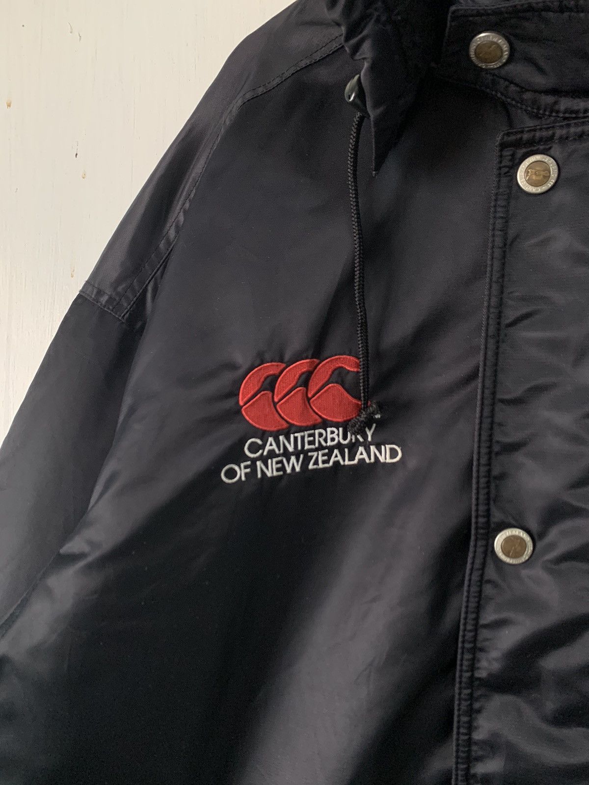 Canterbury of New Zealand × Sports Specialties × Vintage Vintage Canterbury New Zealand Long Jacket Hooded Big Logo Size US XL / EU 56 / 4 - 3 Thumbnail