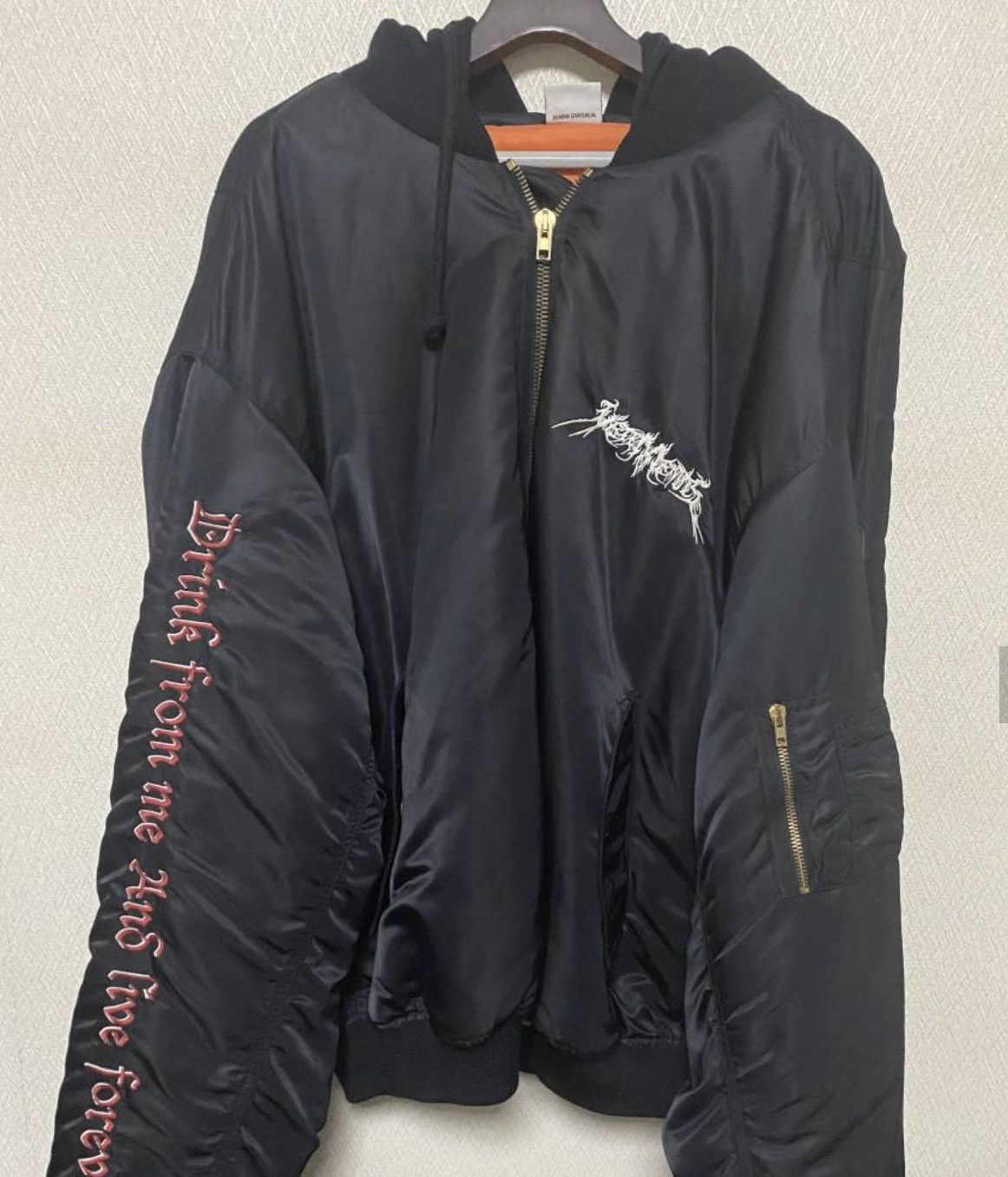 Vetements Vetements POUR HOMME Total Fucking Darkness oversize MA-1 Size US XXL / EU 58 / 5 - 2 Thumbnail