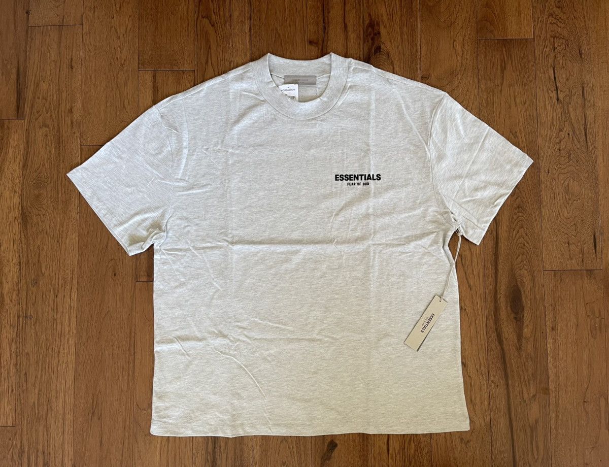 【FOG-FEAR OF GOD】Essentials Oatmeal T-Shirt Fear of God Essentials T-shirt (SS22) Light Oatmeal