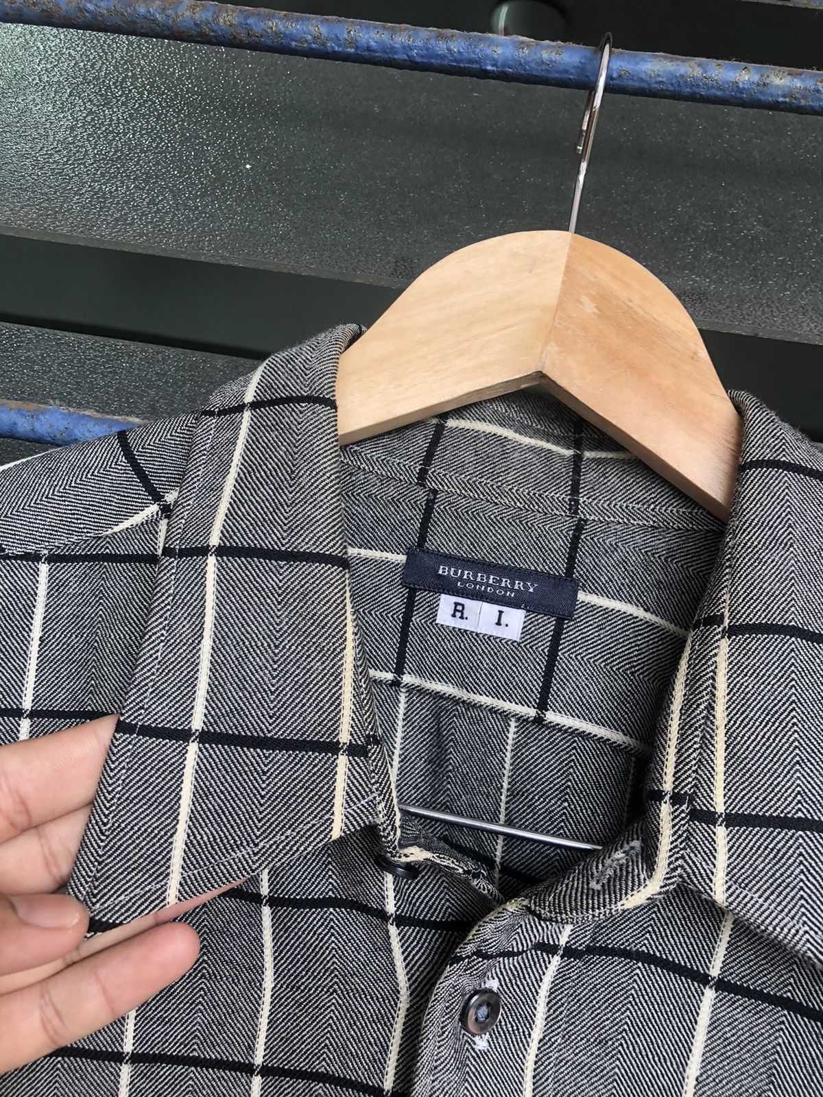 Burberry Vintage Burberry London Gingham Wool Oversize Shirts Size L / US 10 / IT 46 - 3 Thumbnail