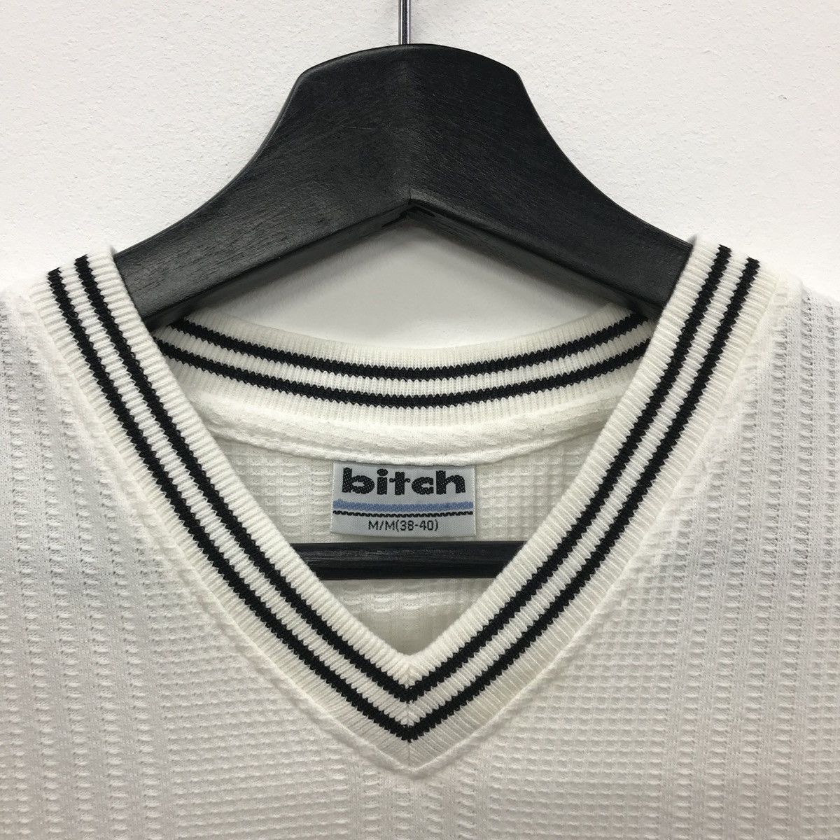 Vintage *Rare BITCH SKATEBOARD V neck embroidery logo Size US S / EU 44-46 / 1 - 4 Thumbnail