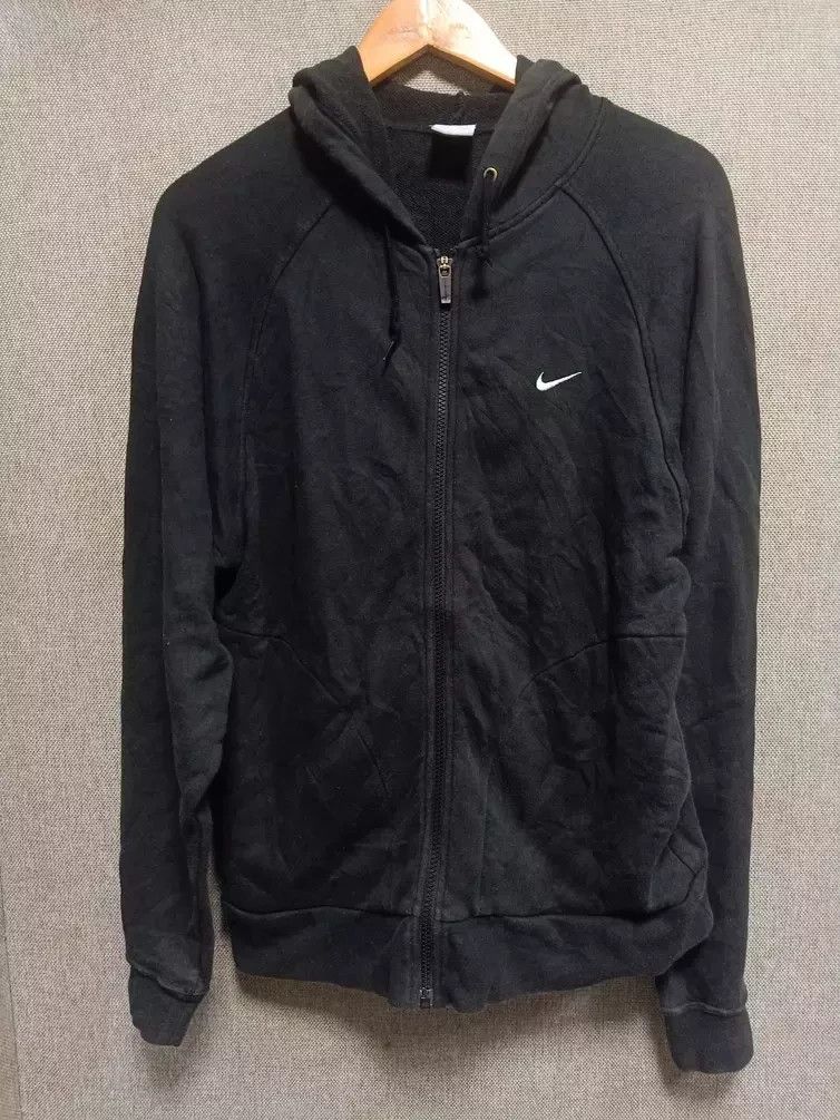 Nike vintage sweatshirt hoodie nike small swoosh embroidery Size US M / EU 48-50 / 2 - 1 Thumbnail