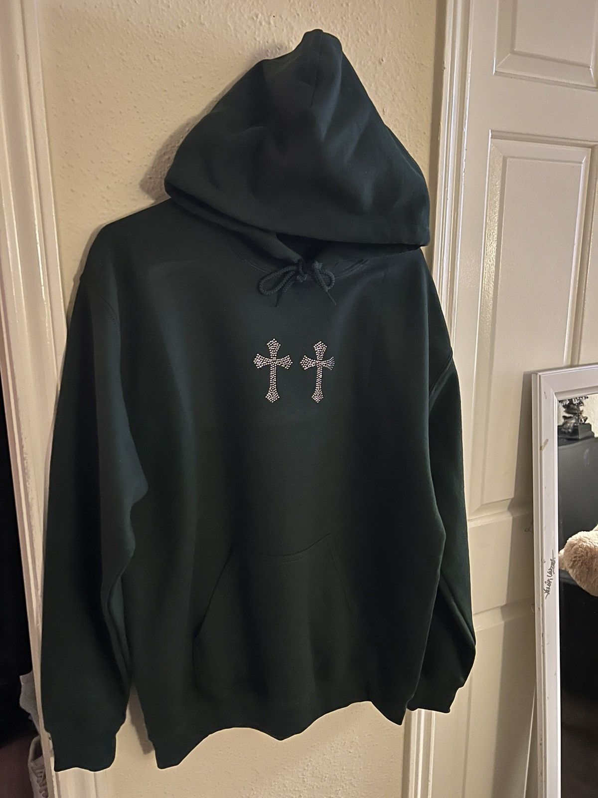 Vintage Rhinestones Cross Vintage Hoodie Size US L / EU 52-54 / 3 - 7 Thumbnail