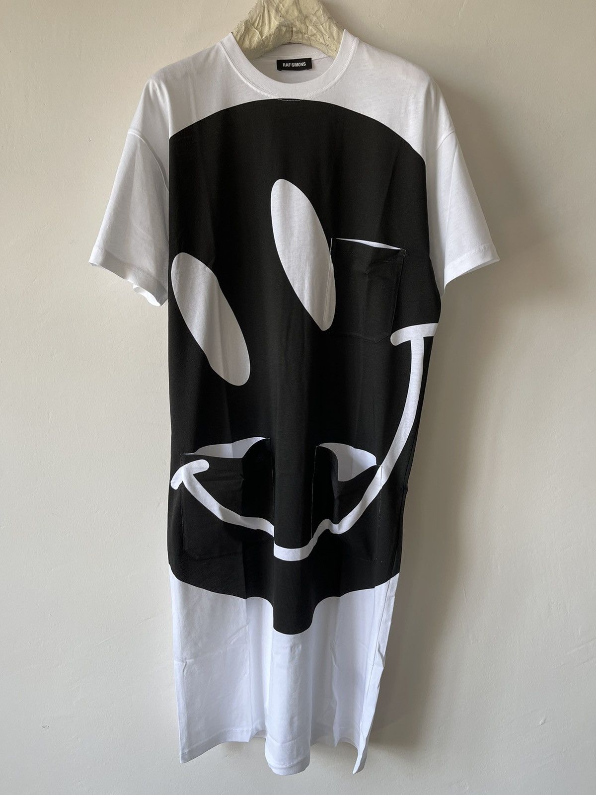 【RAF SIMONS】 BIG SMILE T-Shirt Raf Simons Big Fit Smiley T-Shirt - Black (Large Print