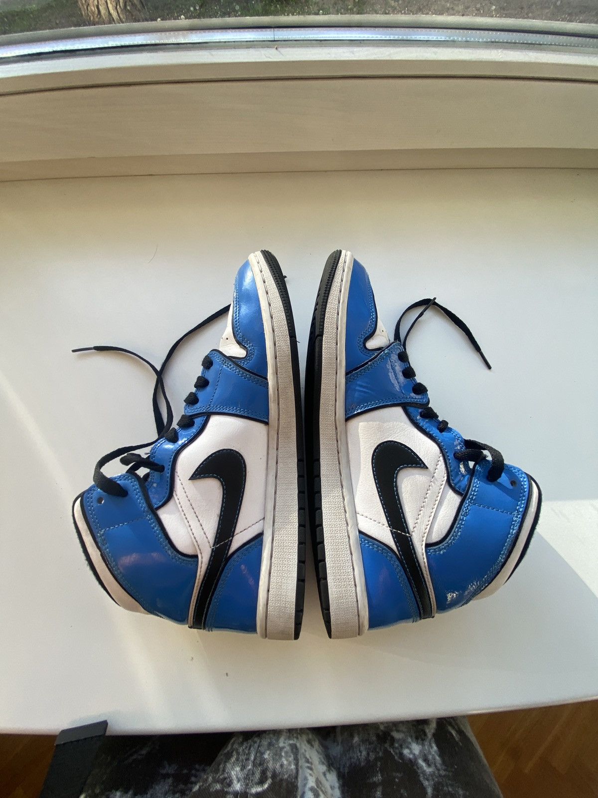 Nike JORDAN 1 MID SIGNAL BLUE Size US 7.5 / EU 40-41 - 5 Thumbnail