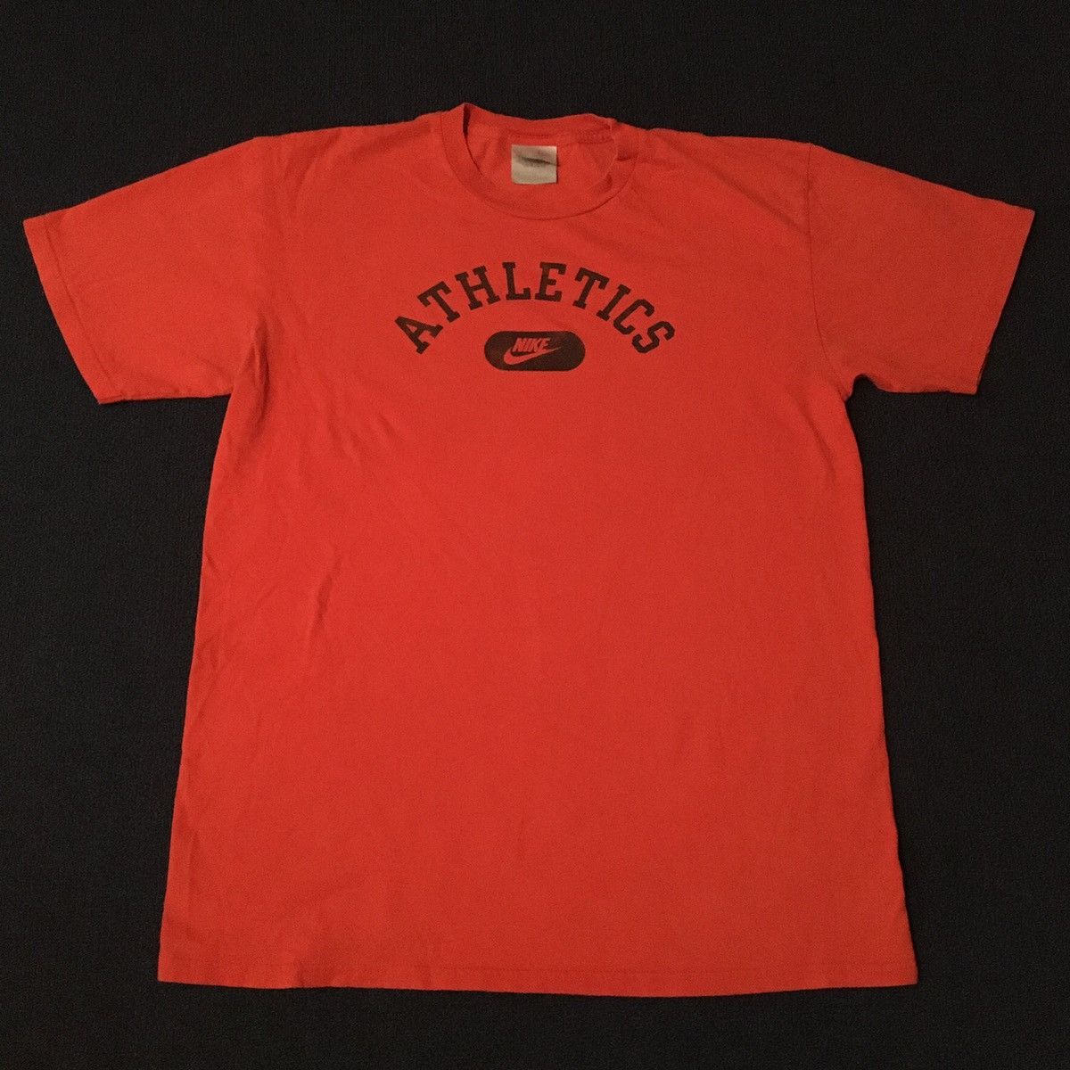 Nike Vintage 00s Nike Athletics Basic Center Swoosh Logo T Shirt Size US XL / EU 56 / 4 - 3 Thumbnail