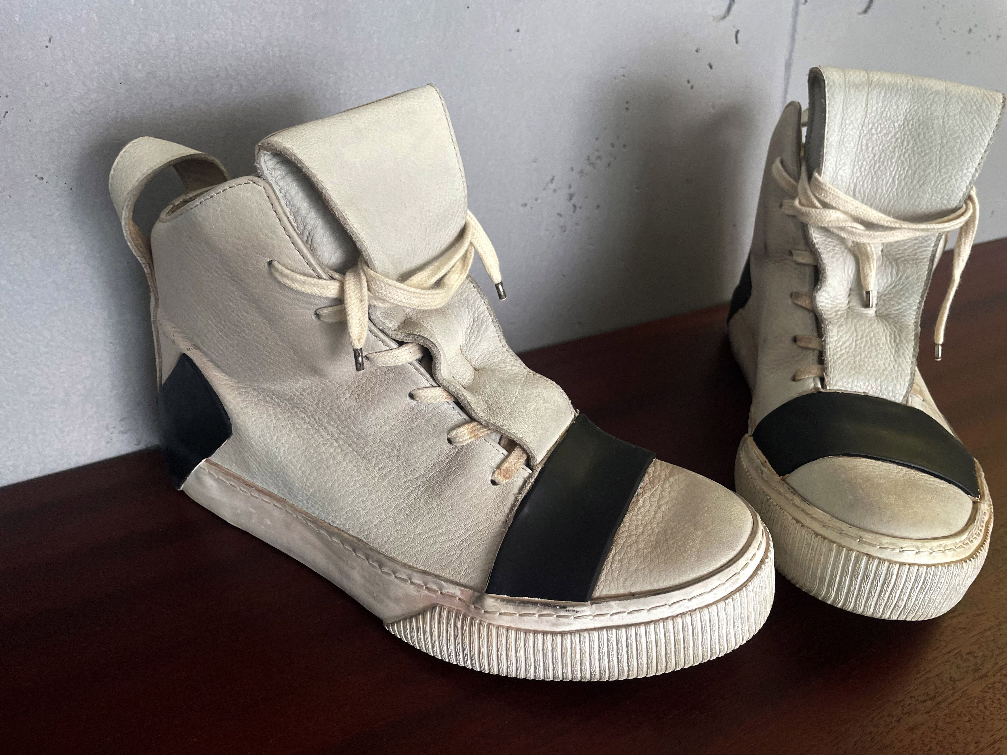 image of Boris Bidjan Saberi Bamba Shoes in Dirty White, Men's (Size 9)