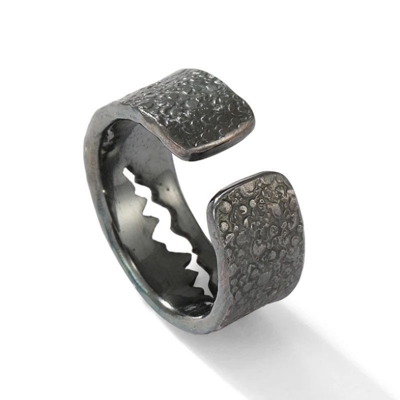 Vintage Resizeable Monster Teeth Ring Size ONE SIZE - 7 Thumbnail