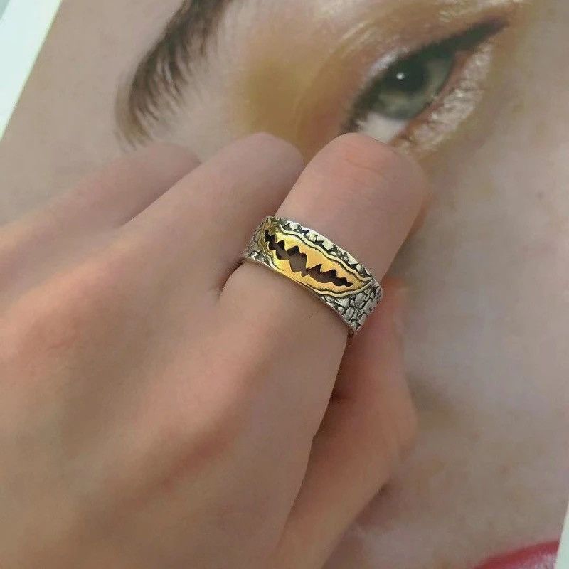 Vintage Resizeable Monster Teeth Ring Size ONE SIZE - 5 Thumbnail