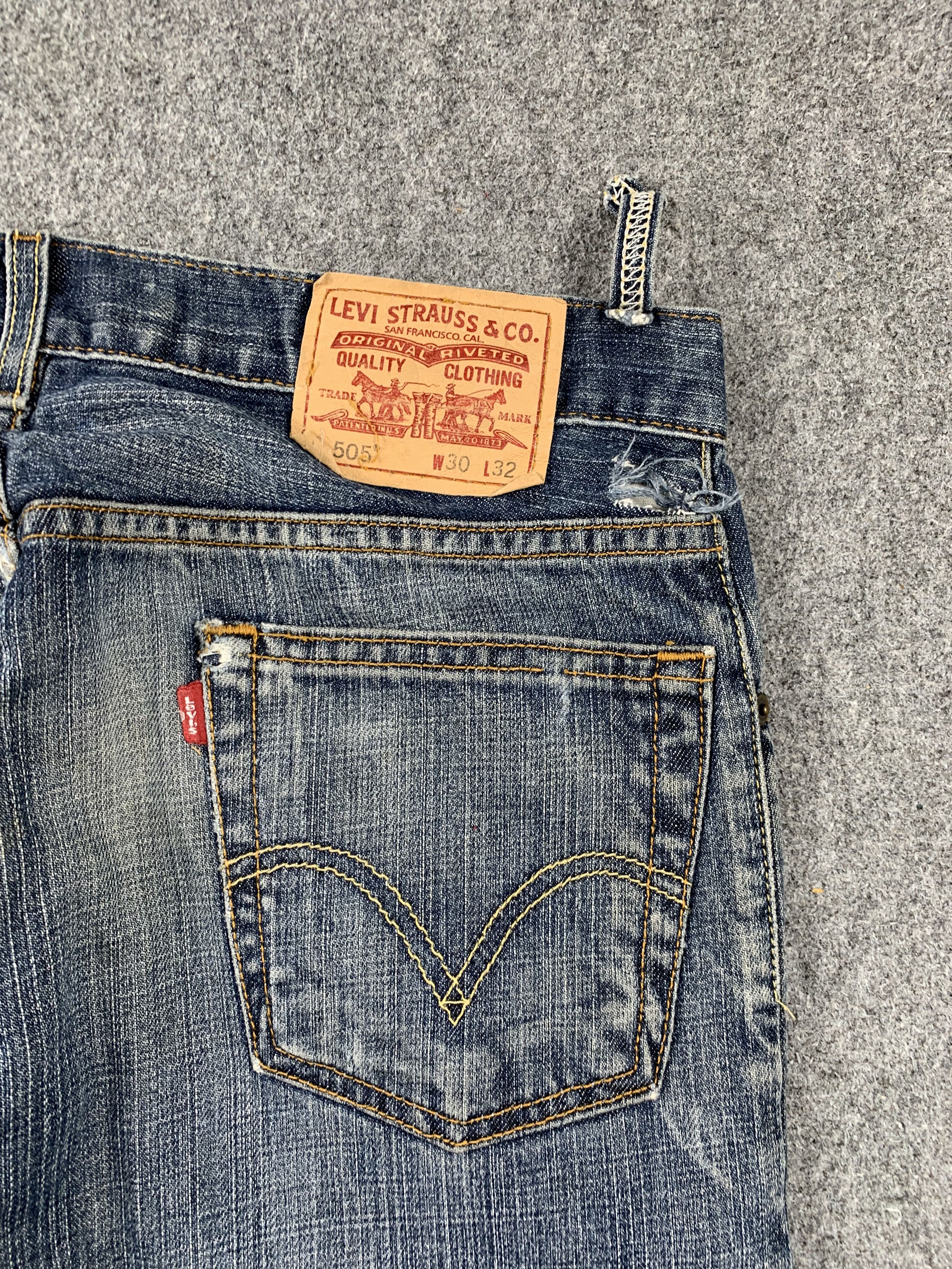 Levi's Vintage Levis 505 Faded Blue Jeans DP2121 Size US 29 - 14 Thumbnail