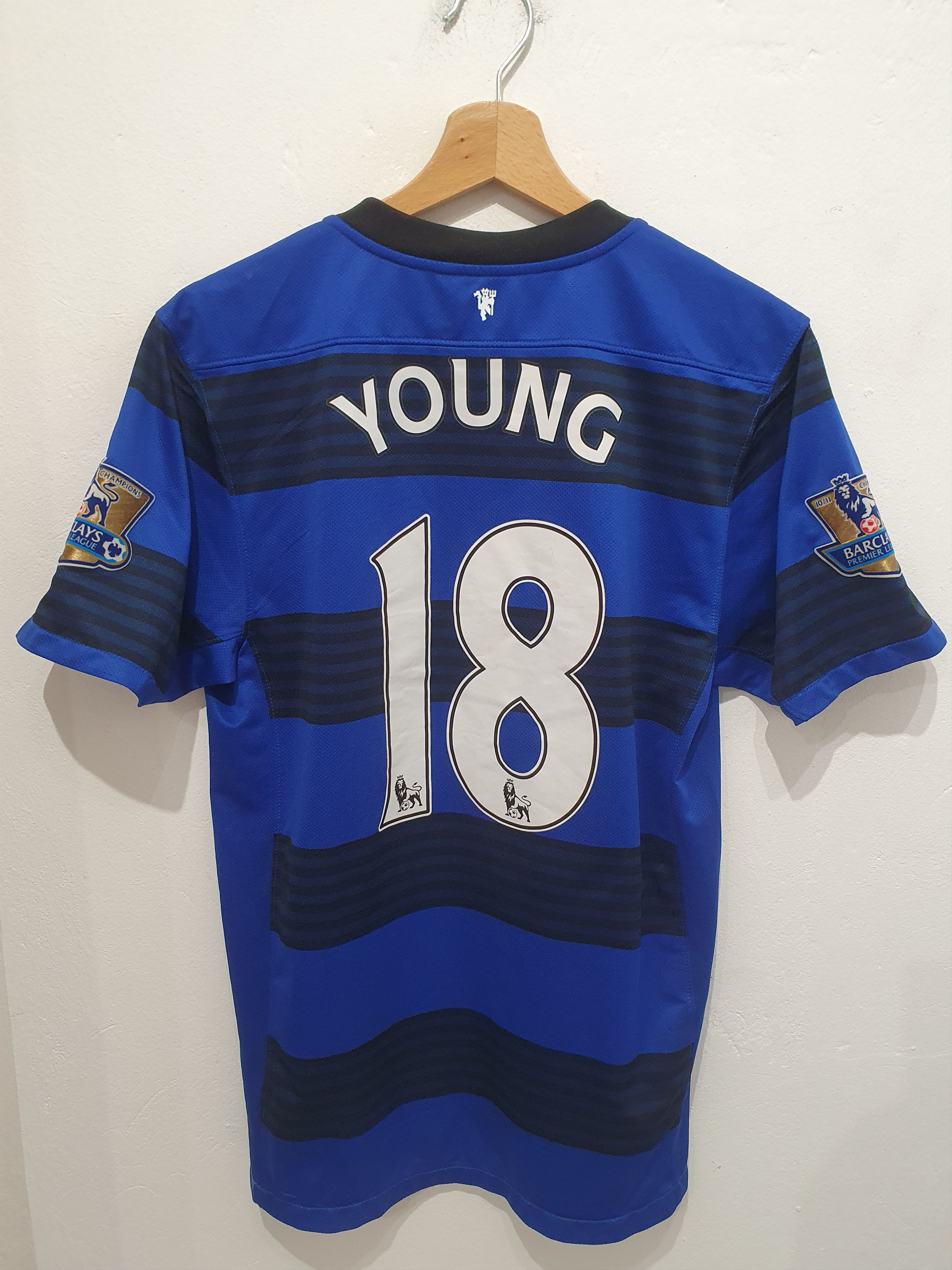 image of Young Nike Manchester United 2012 Size S Jersey Soccer, Men's